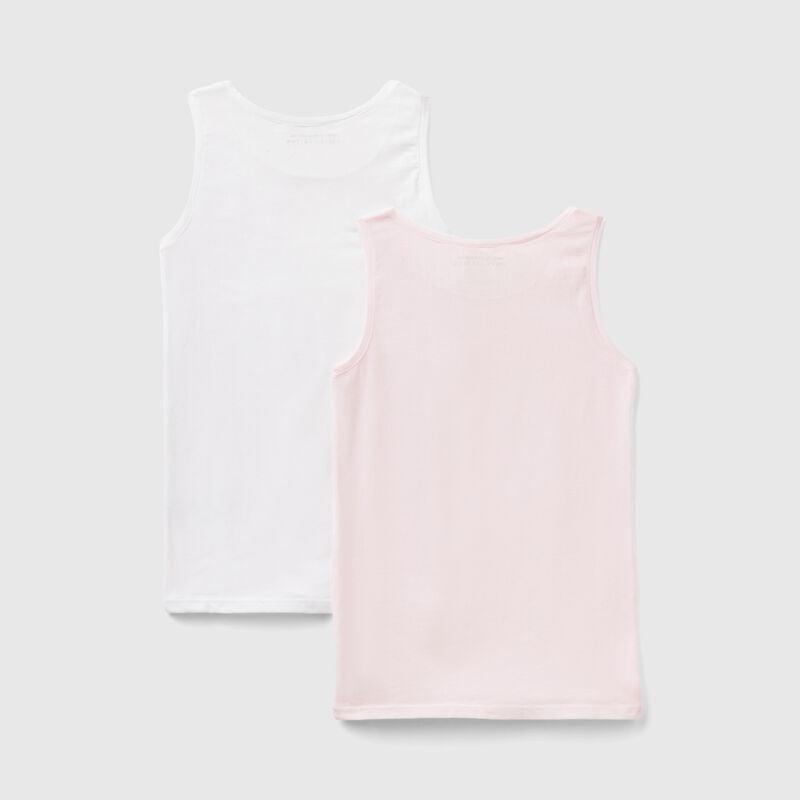 Two tank tops in super stretch cotton
