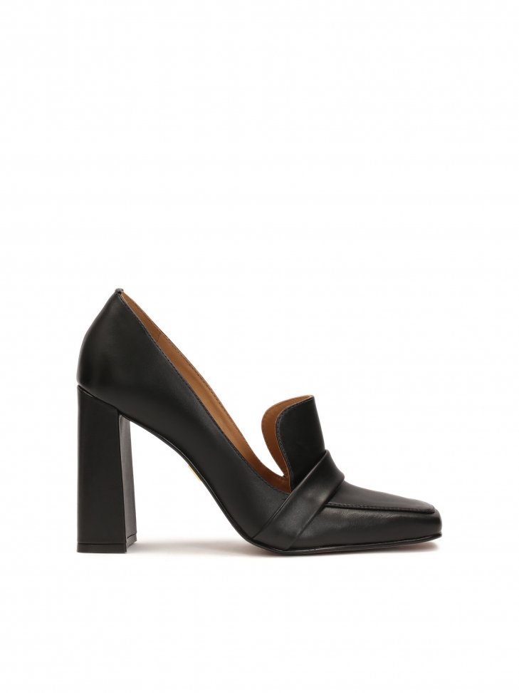 Lords pumps on a high post