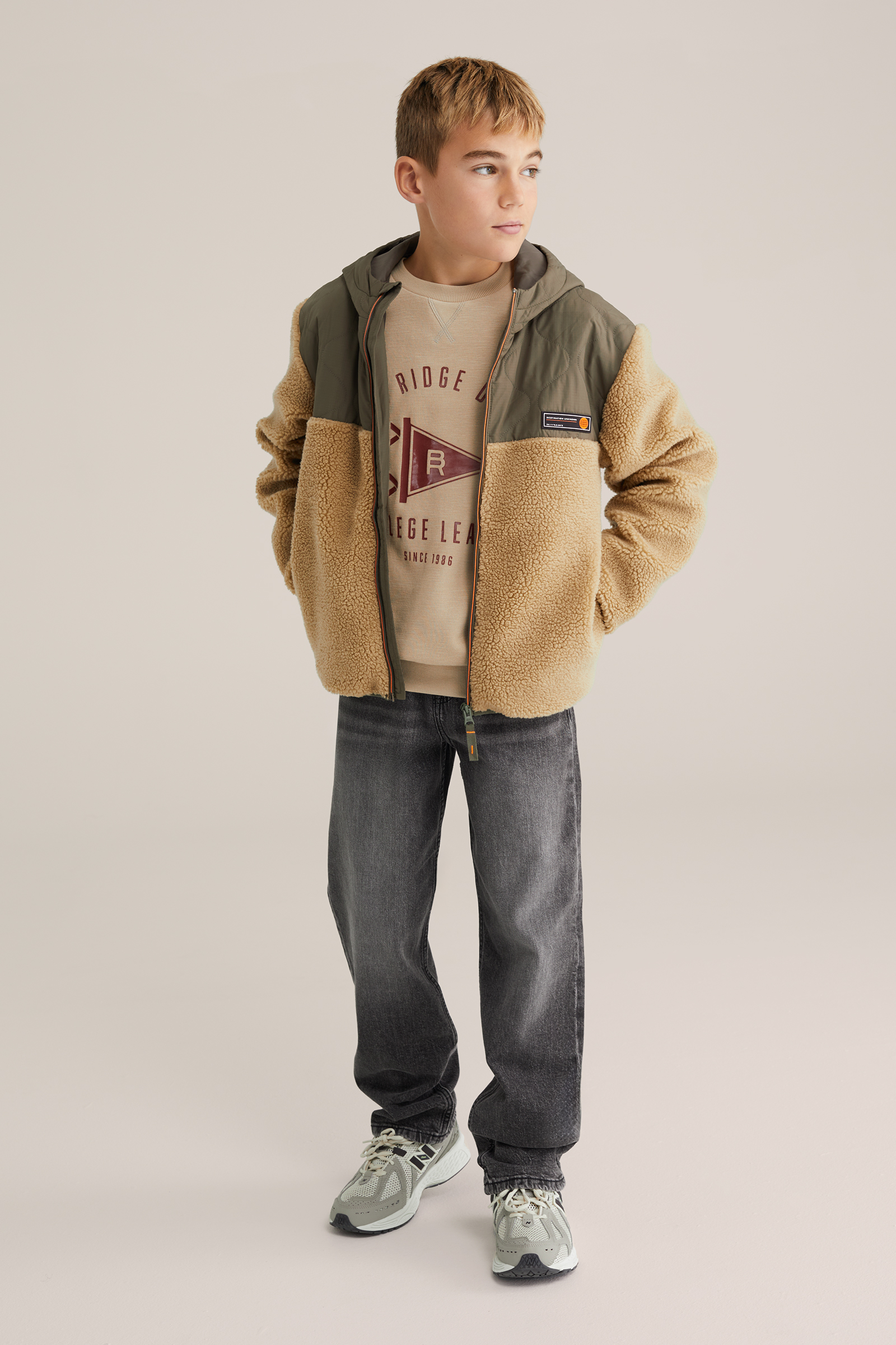 Jongens teddy jas met capuchon