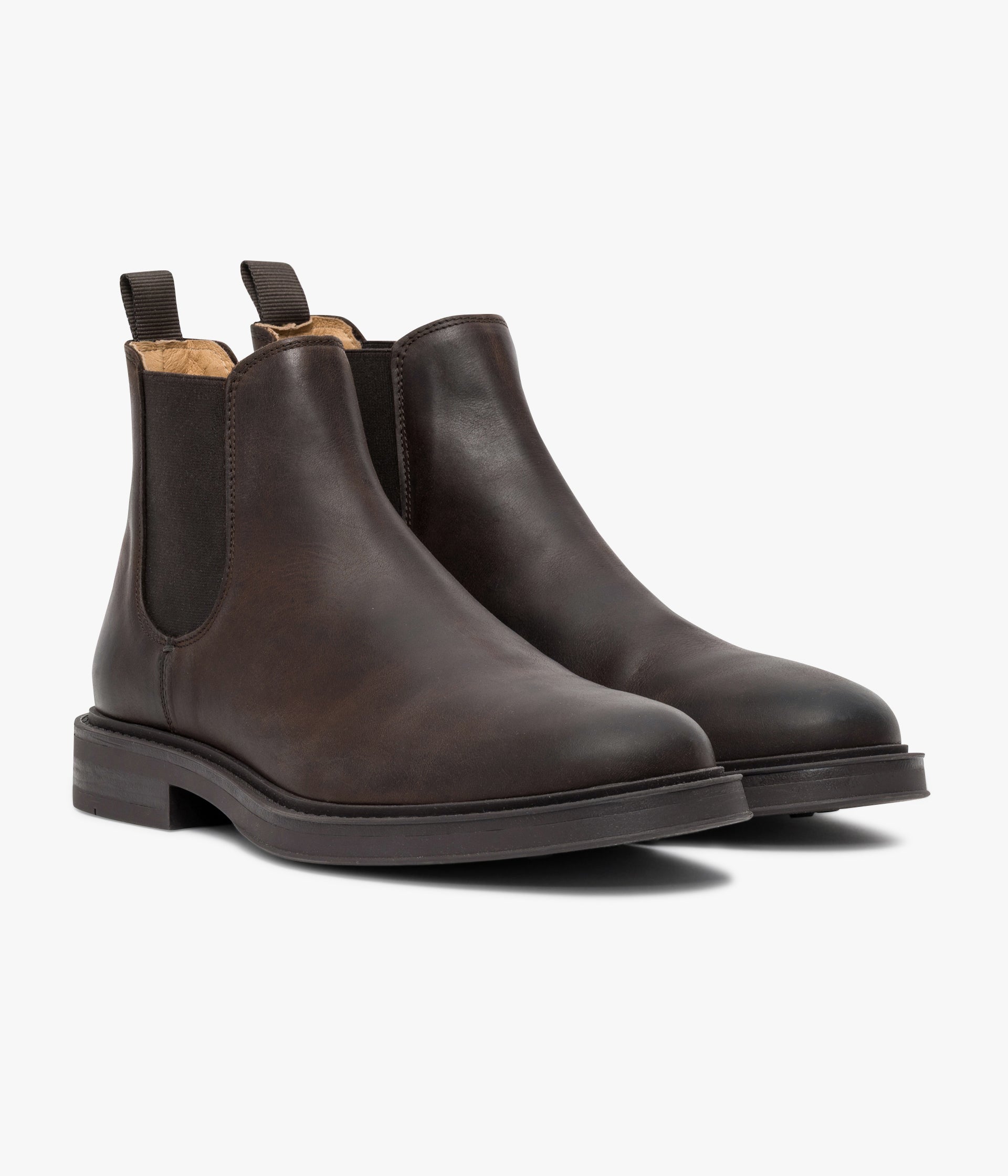 Chelsea boots Ioannis café