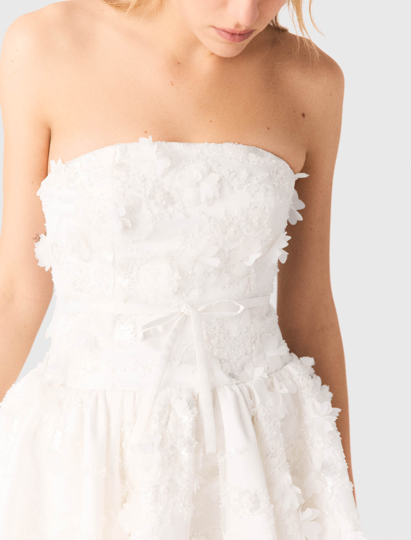Robe bustier courte brodée