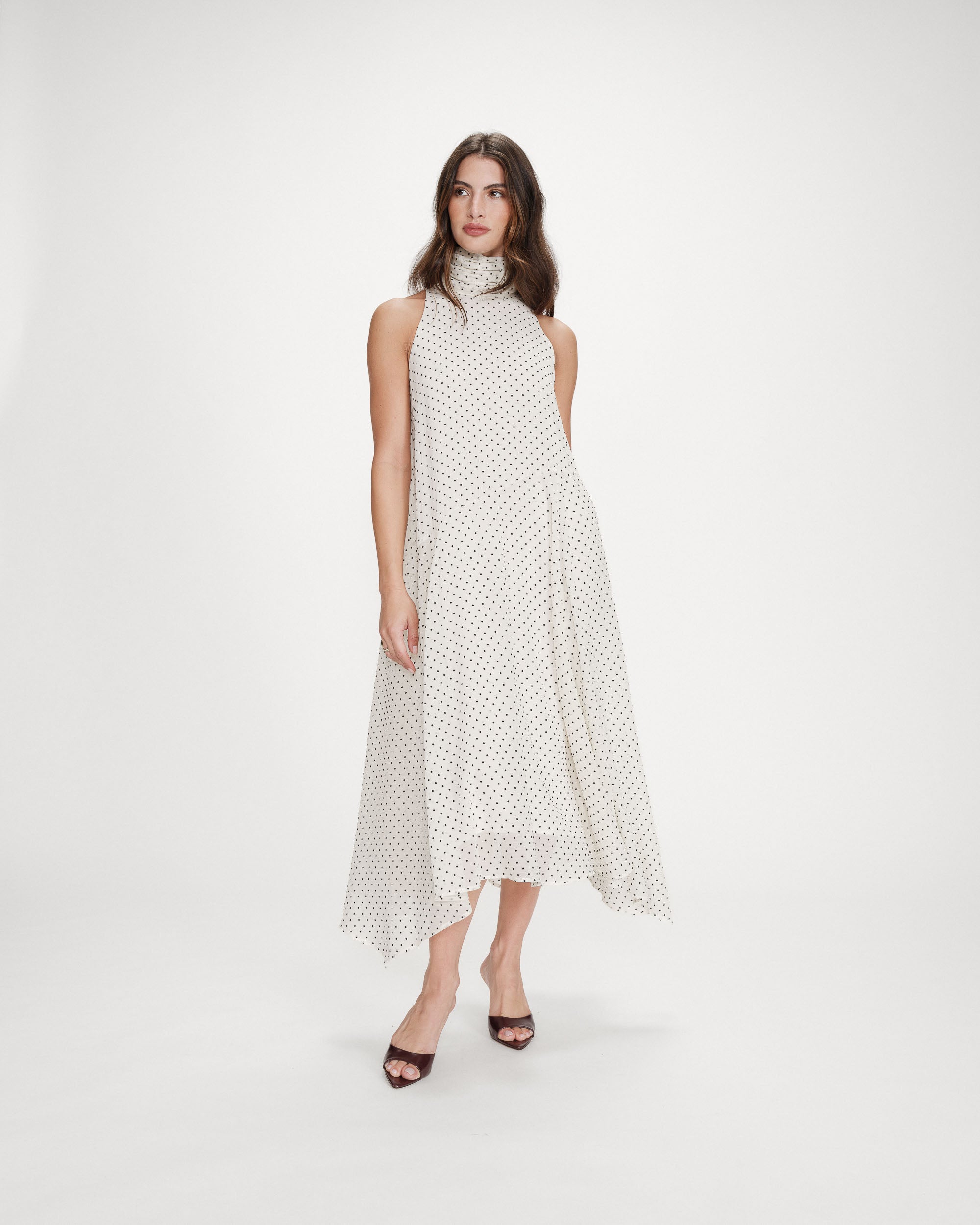 Robe longue fluide à pois col montant à nouer ivoire Valoria