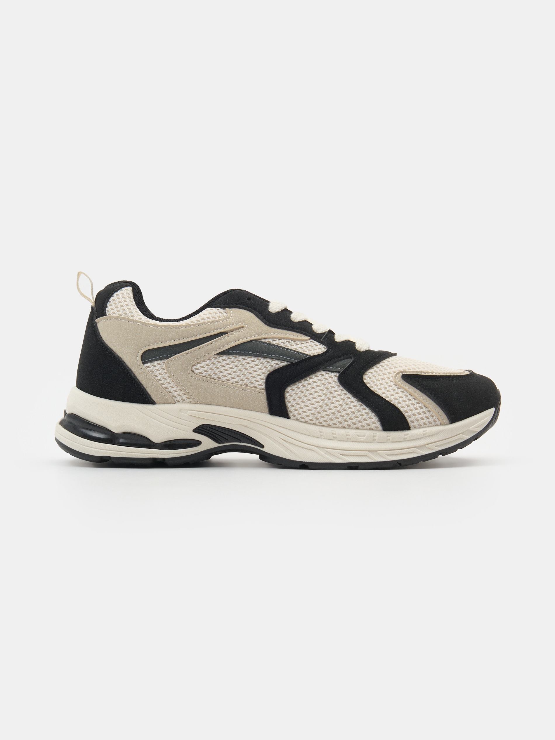 Sneakersy z siatką i kontrastowymi wstawkami