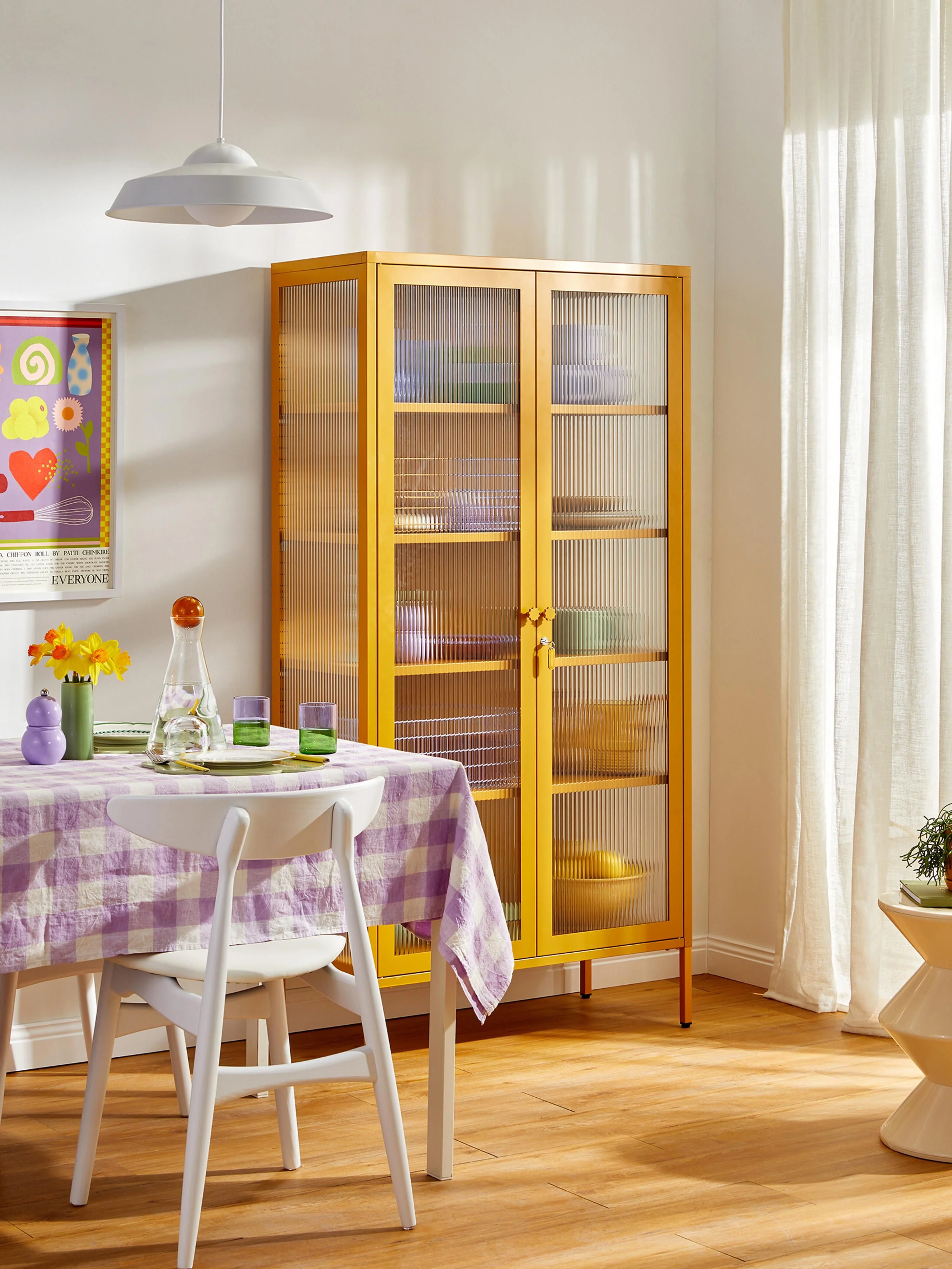 Metall-Vitrine The Collector mit geriffeltem Glas
