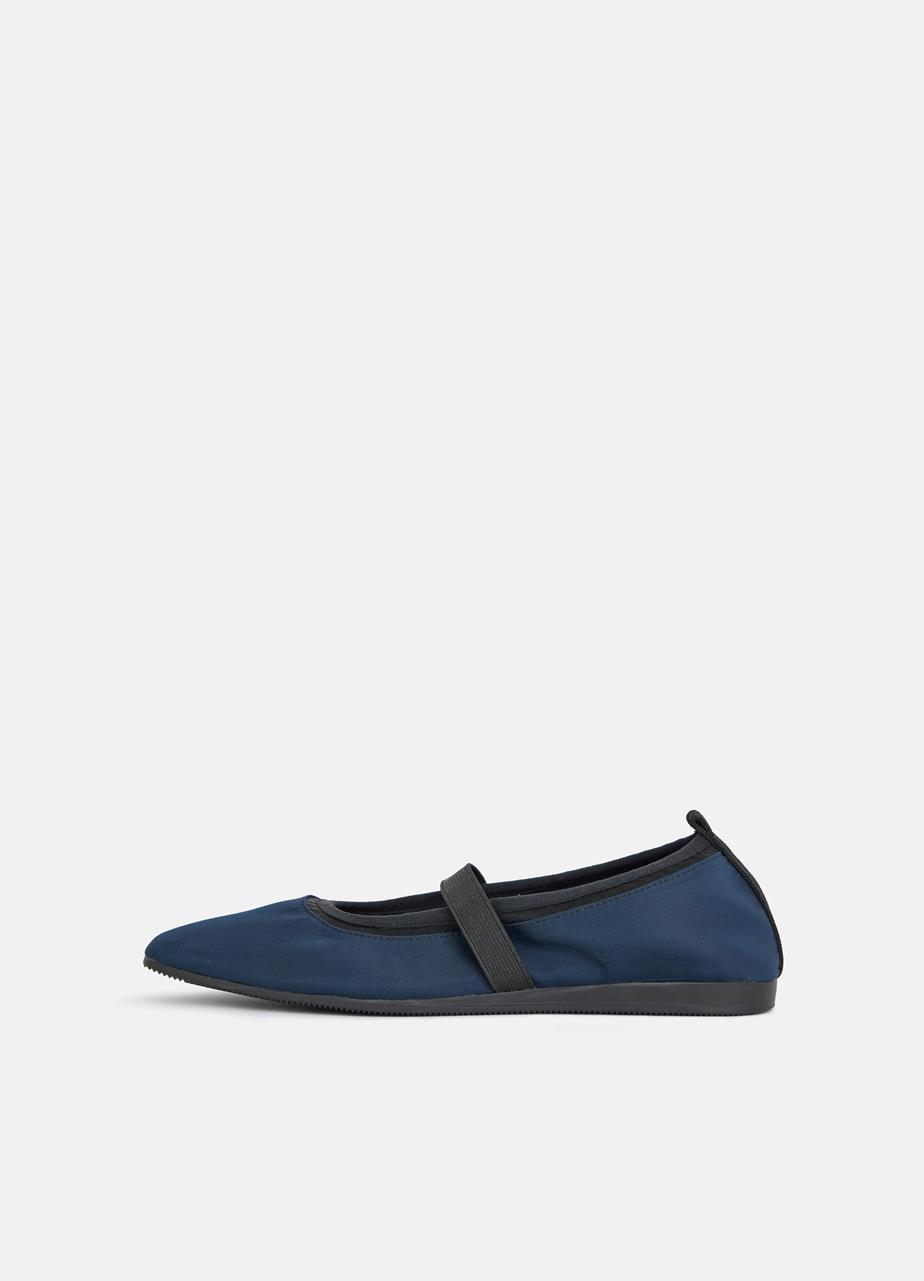 Hillary Ballet Flats