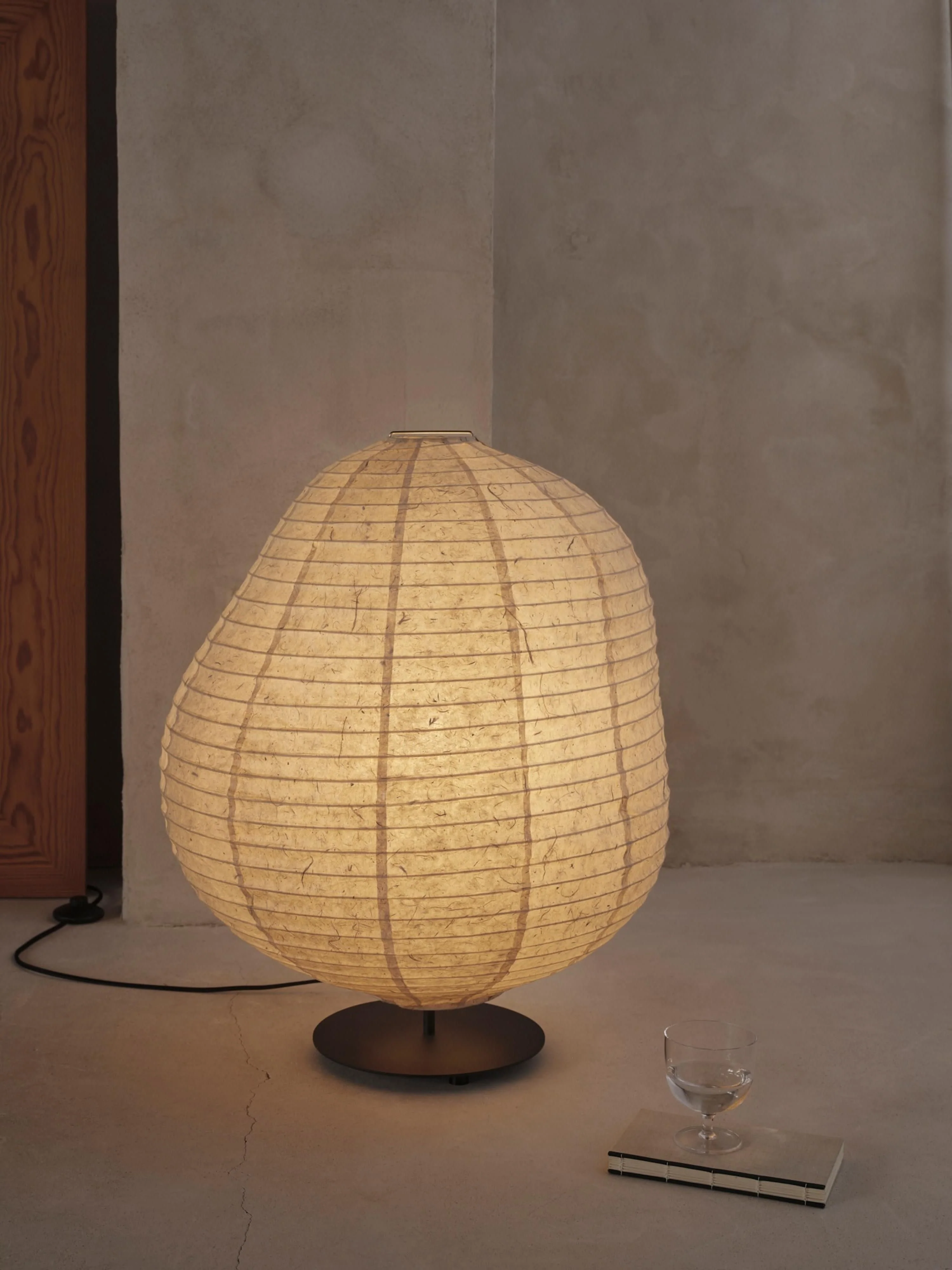 Kleine Stehlampe Kurbis aus Washi-Papier