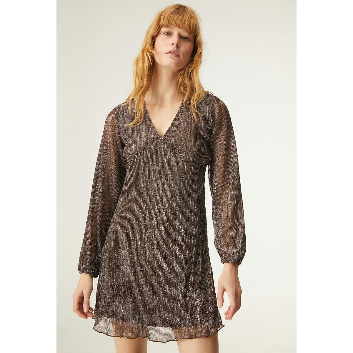 Robe courte col V à paillettes