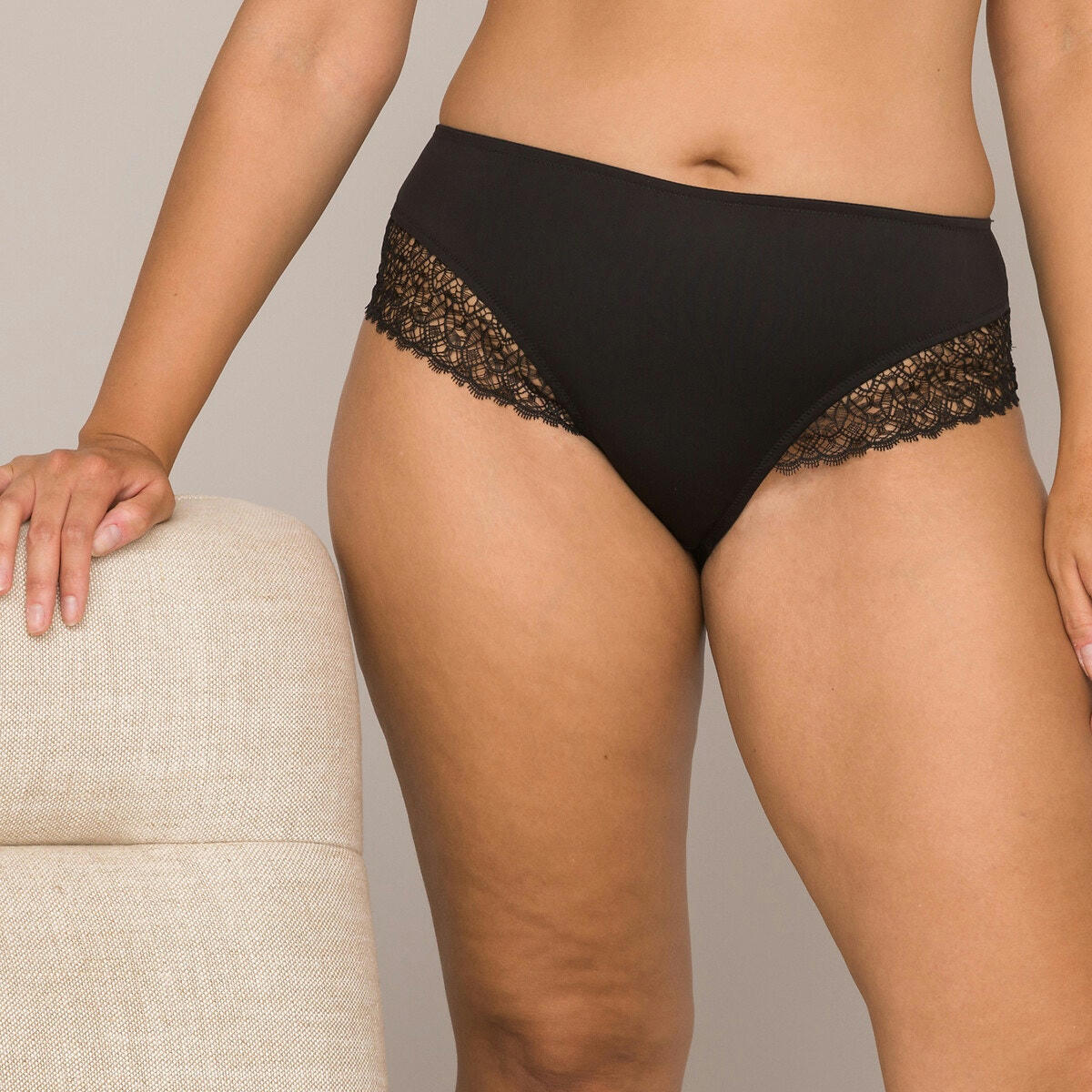 Culotte en microfibre et guipure