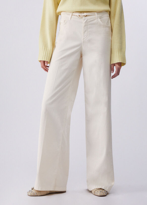Pantaloni flare con cintura