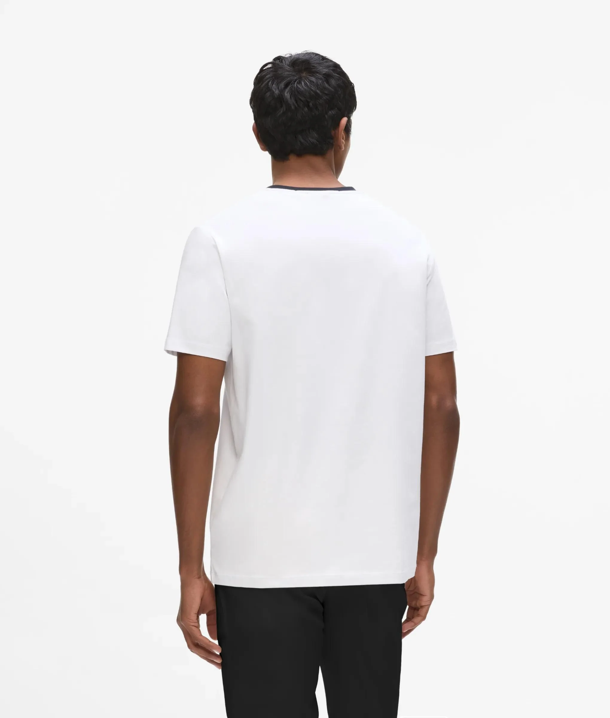T-shirt à col en V contrasté