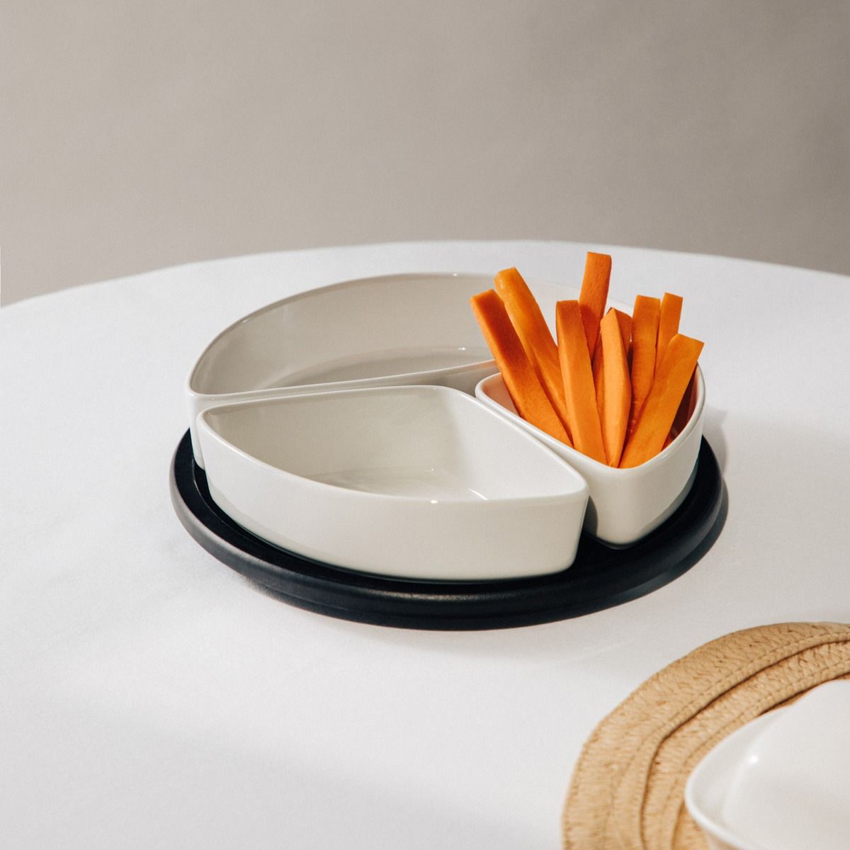 Półmisek FELKO z białymi miseczkami 24 cm