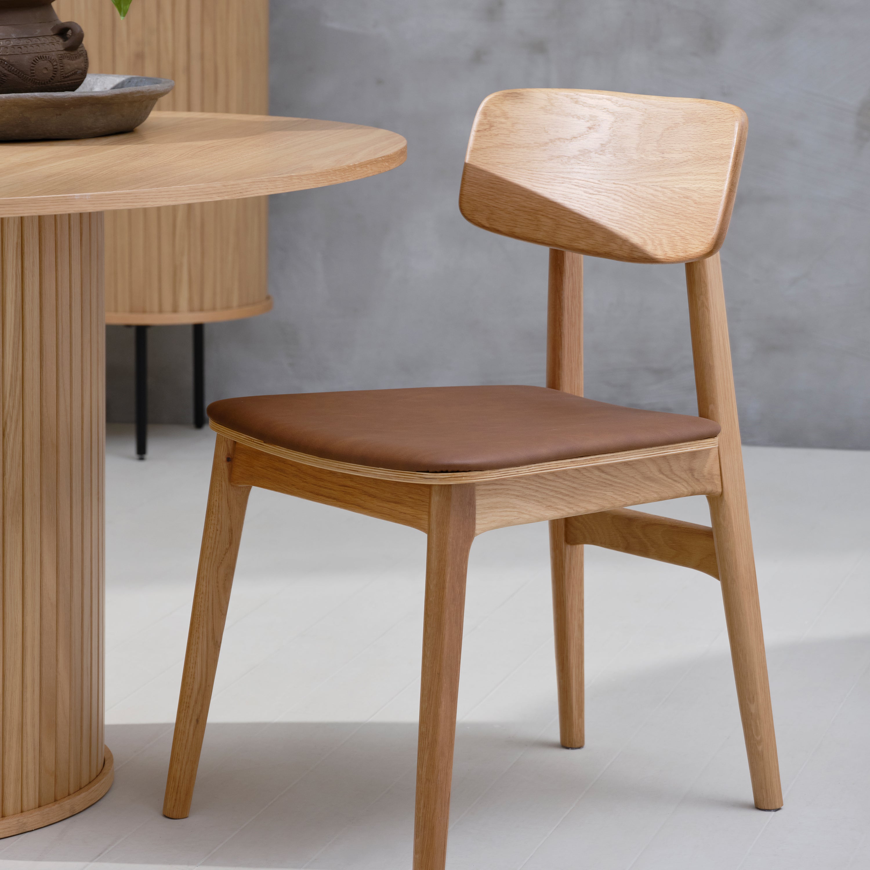by fonQ Cade Eetkamerstoel - Naturel Eiken - Bruin