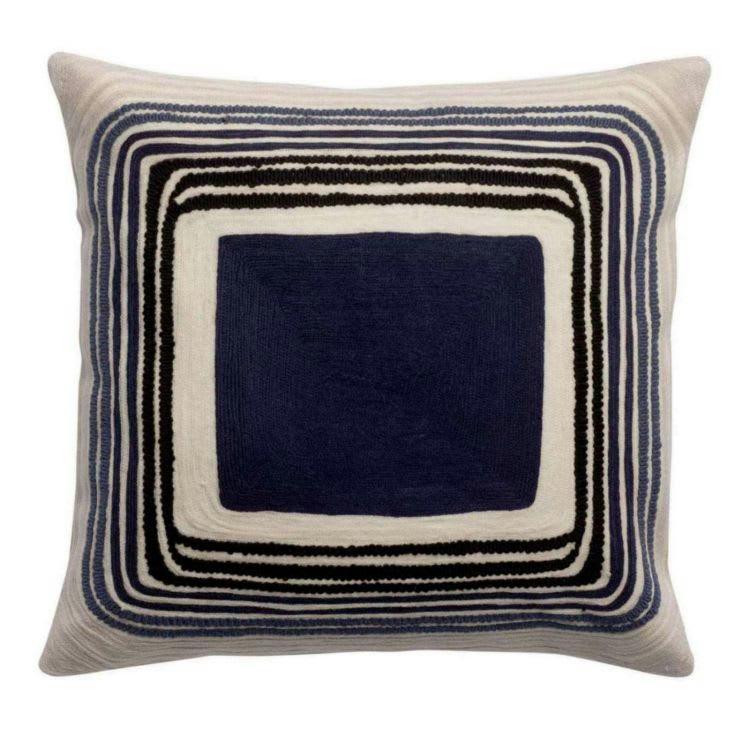 CASSIE - Coussin brodé  en coton marine 45 x 45