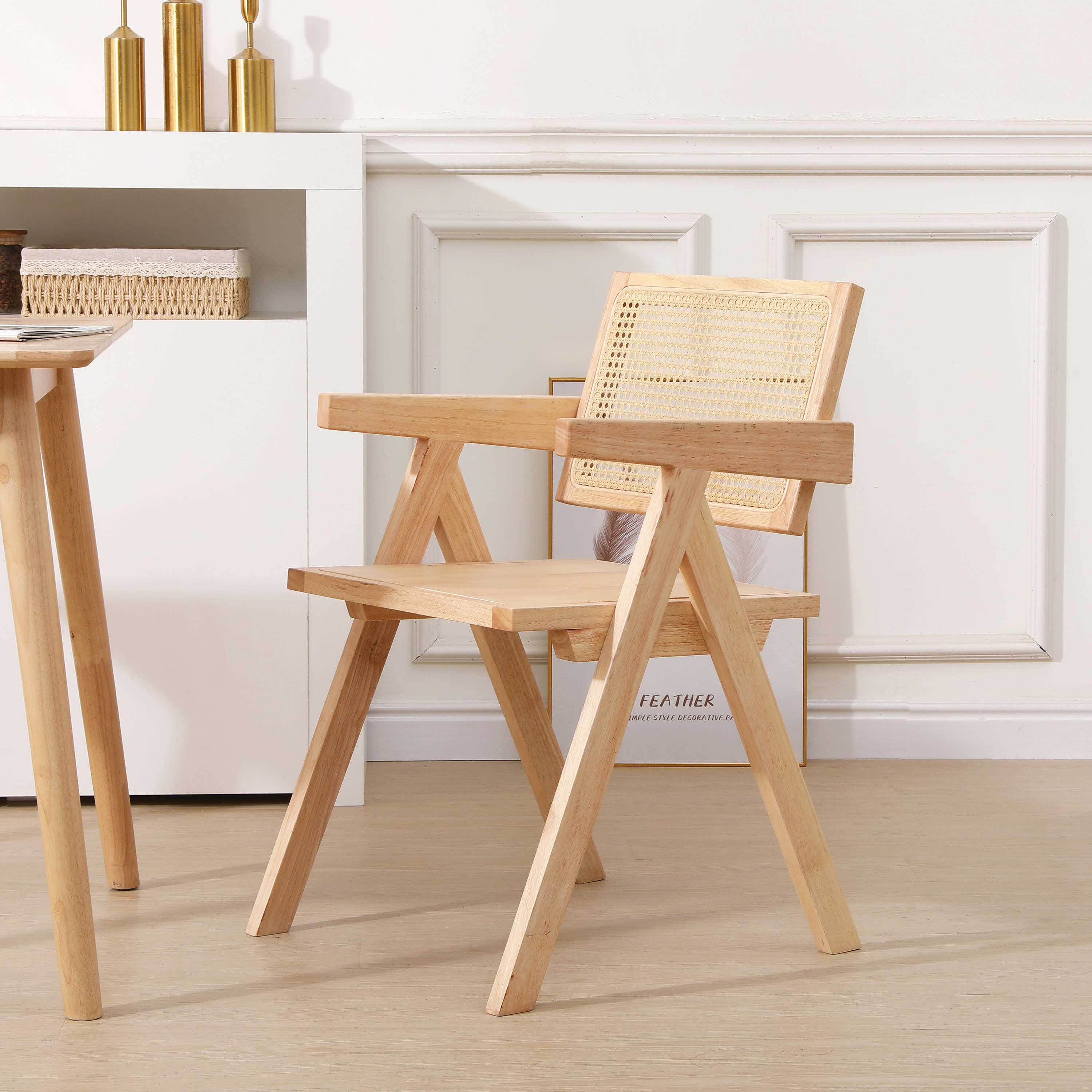 - Fauteuil de table en bois et cannage naturel