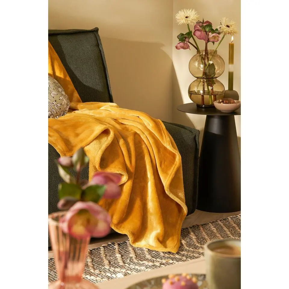 Mica Decorations Famke Fleece Plaid - 180 x 130 cm - Geel