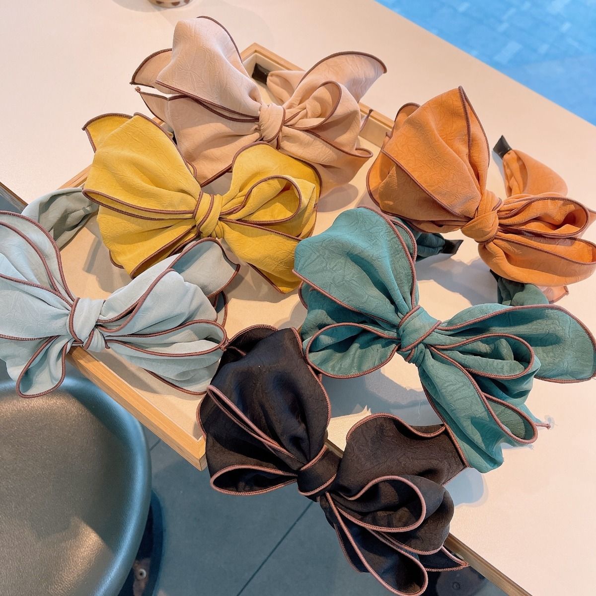 PEACH ACCESSORIES Textured Oversize Bow Headband