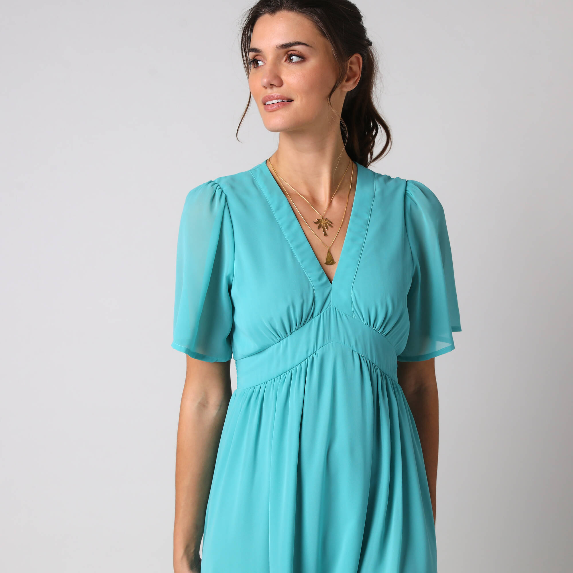 Robe longue volantée unie, à manches courtes papillon