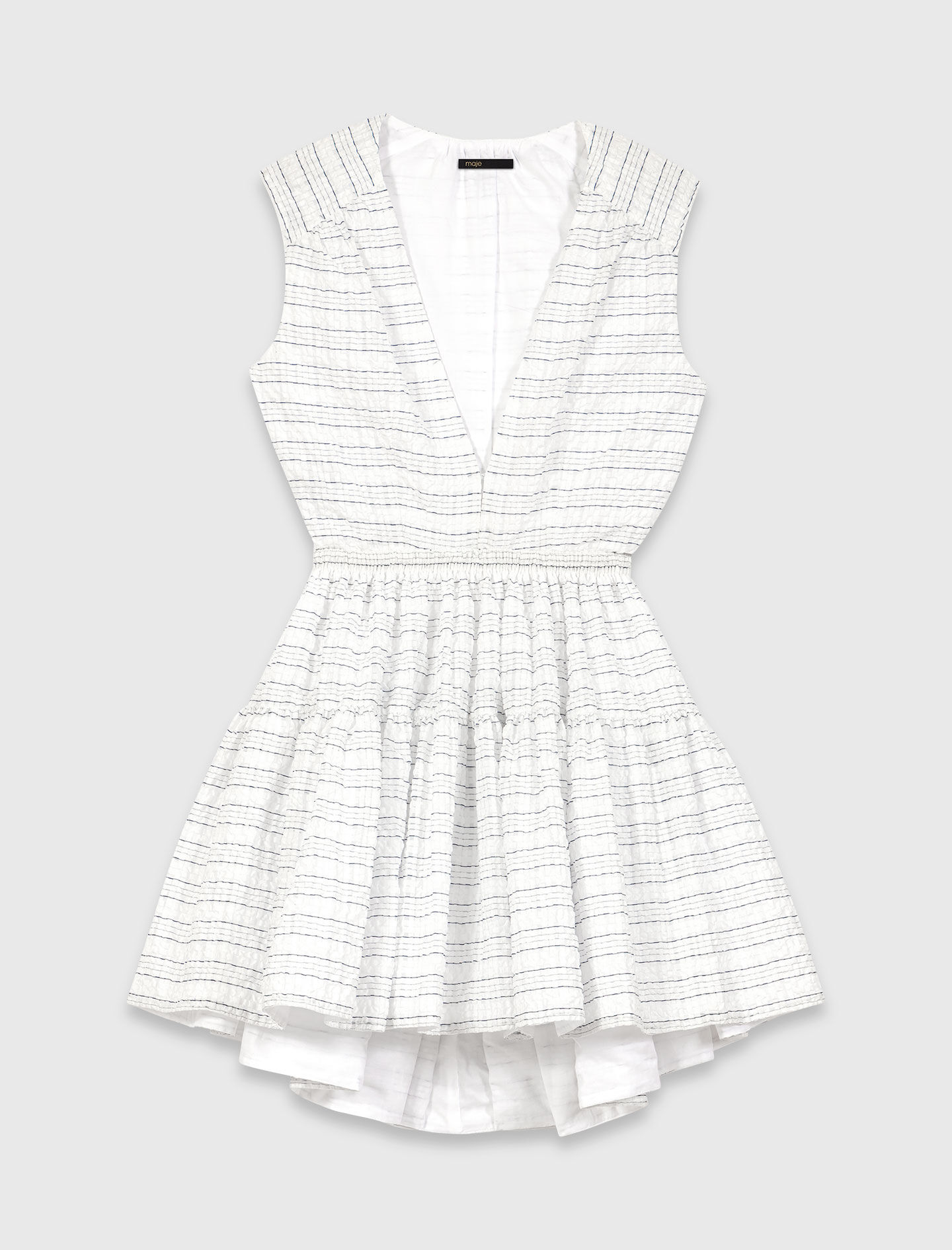 Robe courte évasée et dos ouvert