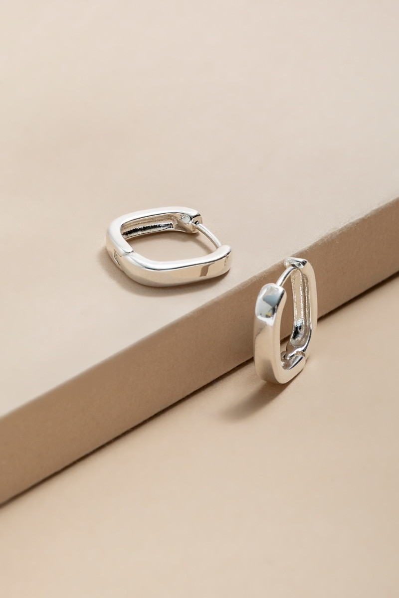 Linda Rounded Square Hoop Earrings