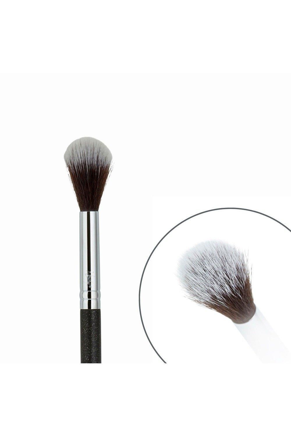 Nanshy Face Shaper - Tapered Highlighter Brush