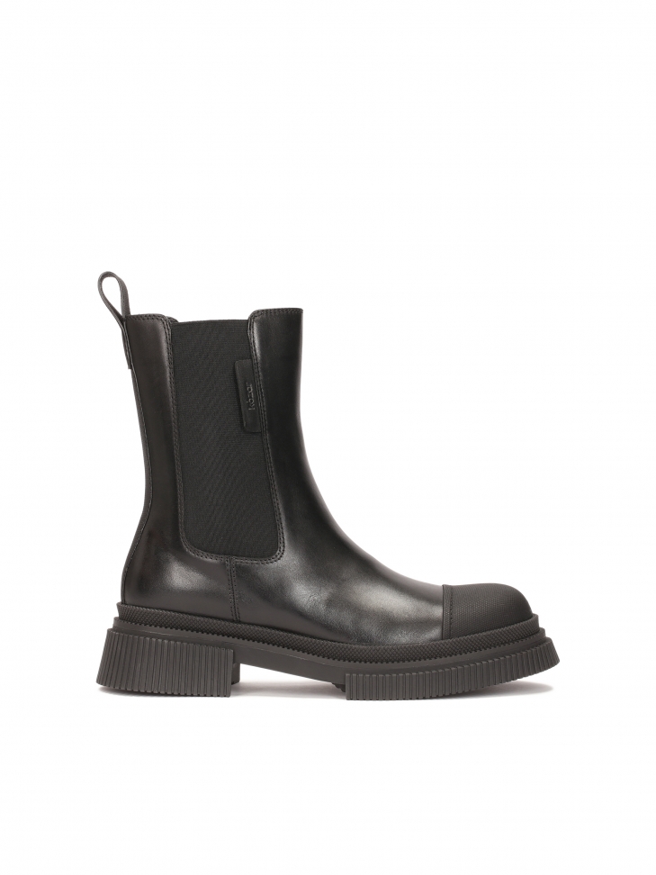 Chelsea boots with rubberized toes