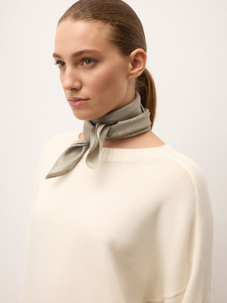 Grey scarf with graphic