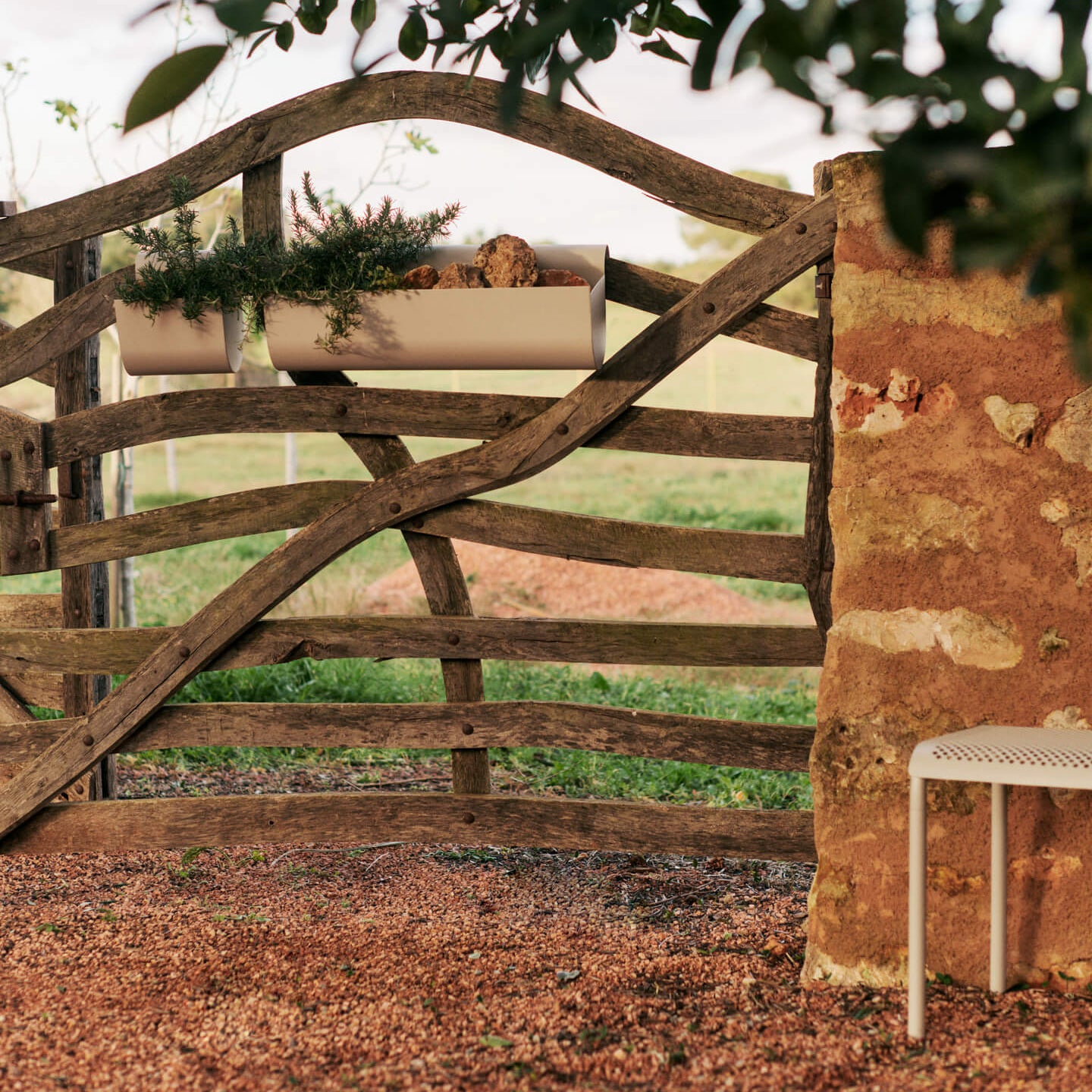 Ferm Living Uma Balkon Plantenbak L - Cashmere