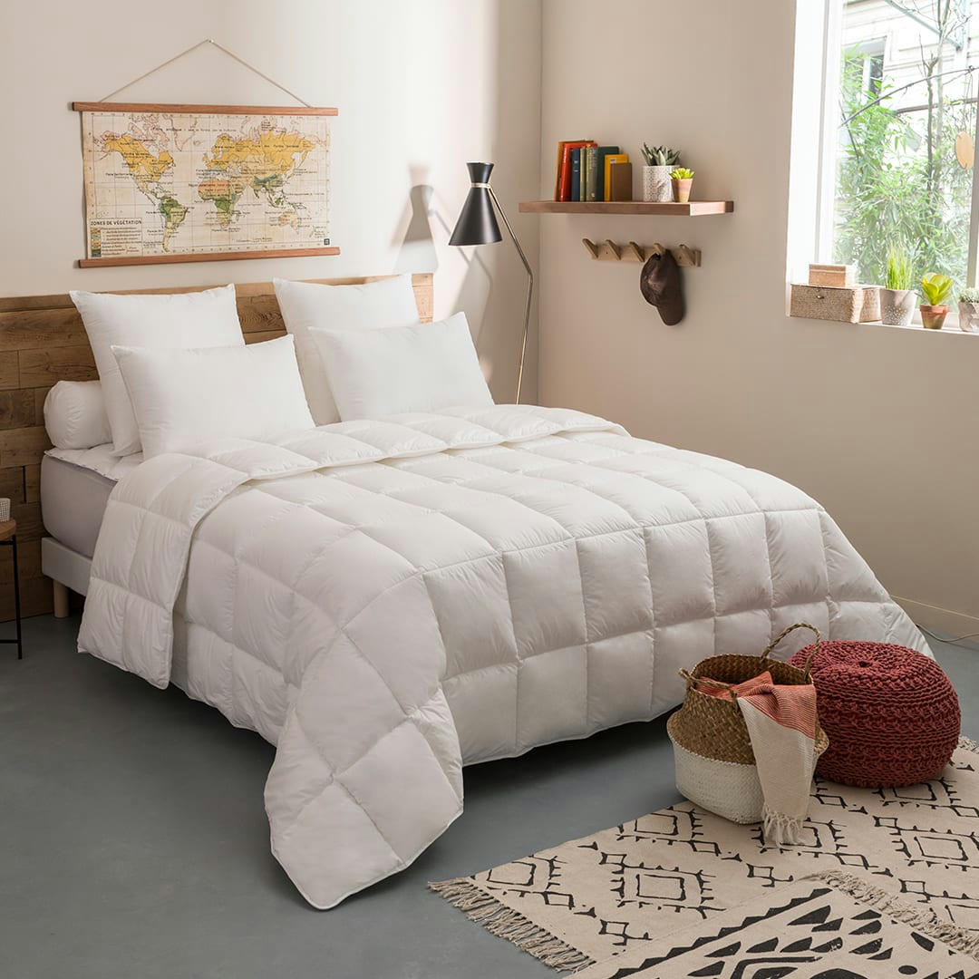 - Couette Toucher Duvet Chaude 200x200 cm - DODO