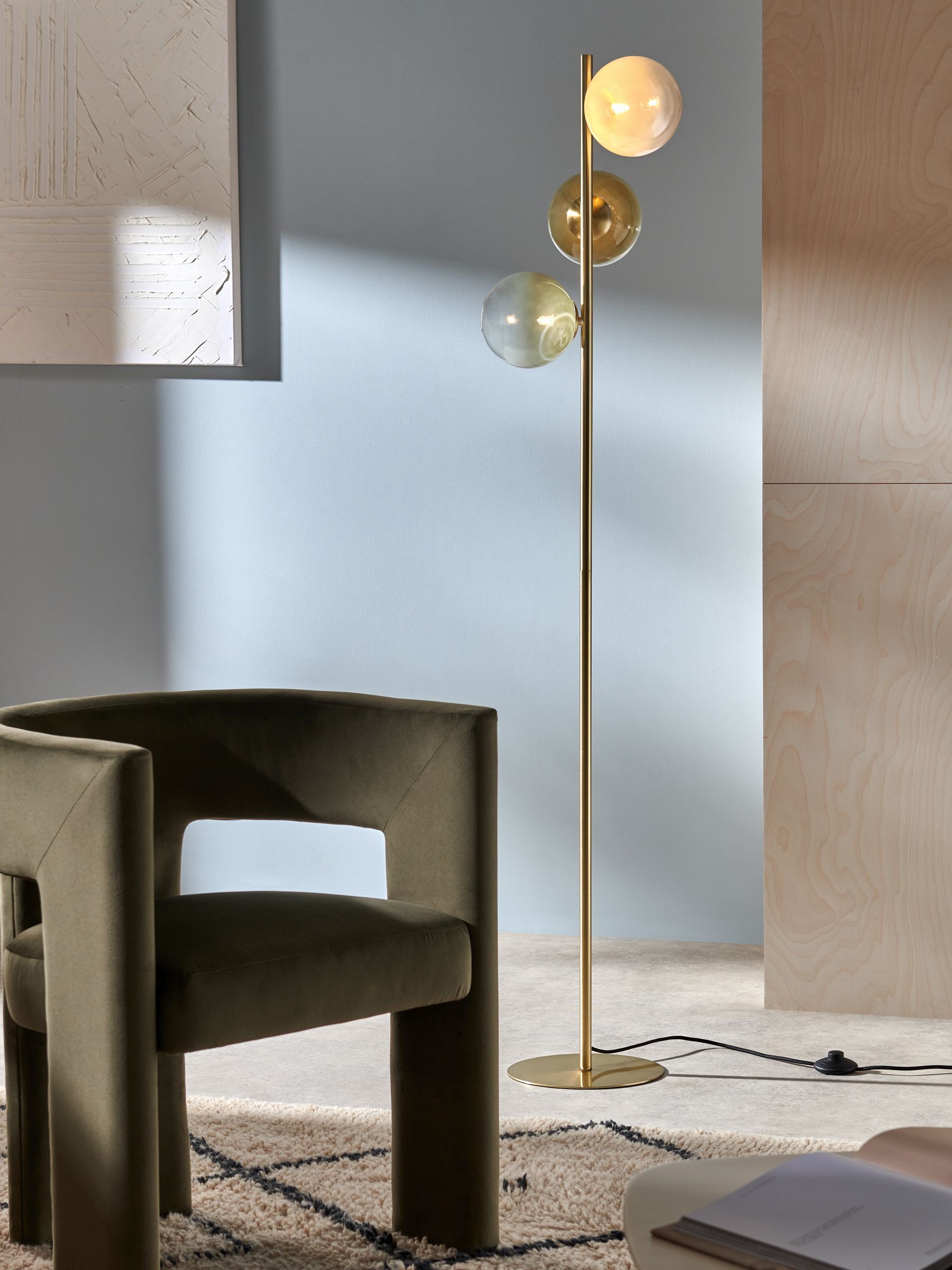 Globe Floor Lamp in Brass/Green Ombre