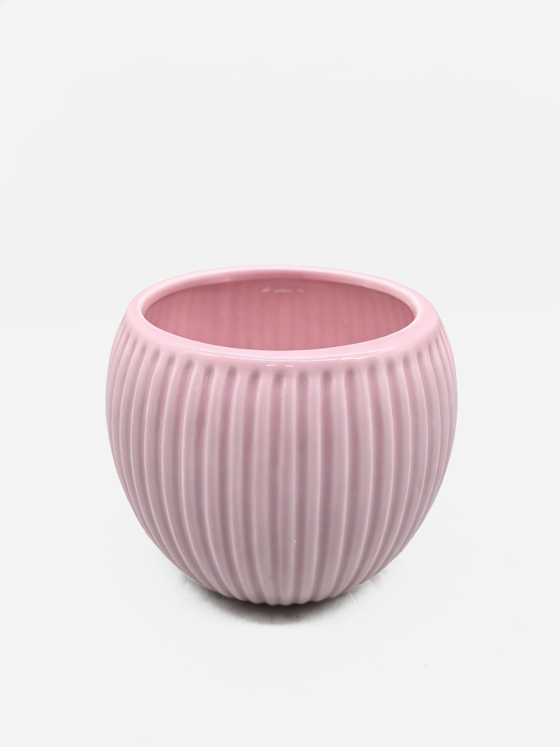Ceramiczna doniczka z ryflowaniem