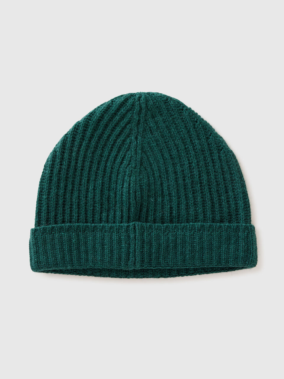 Hat in pure virgin wool