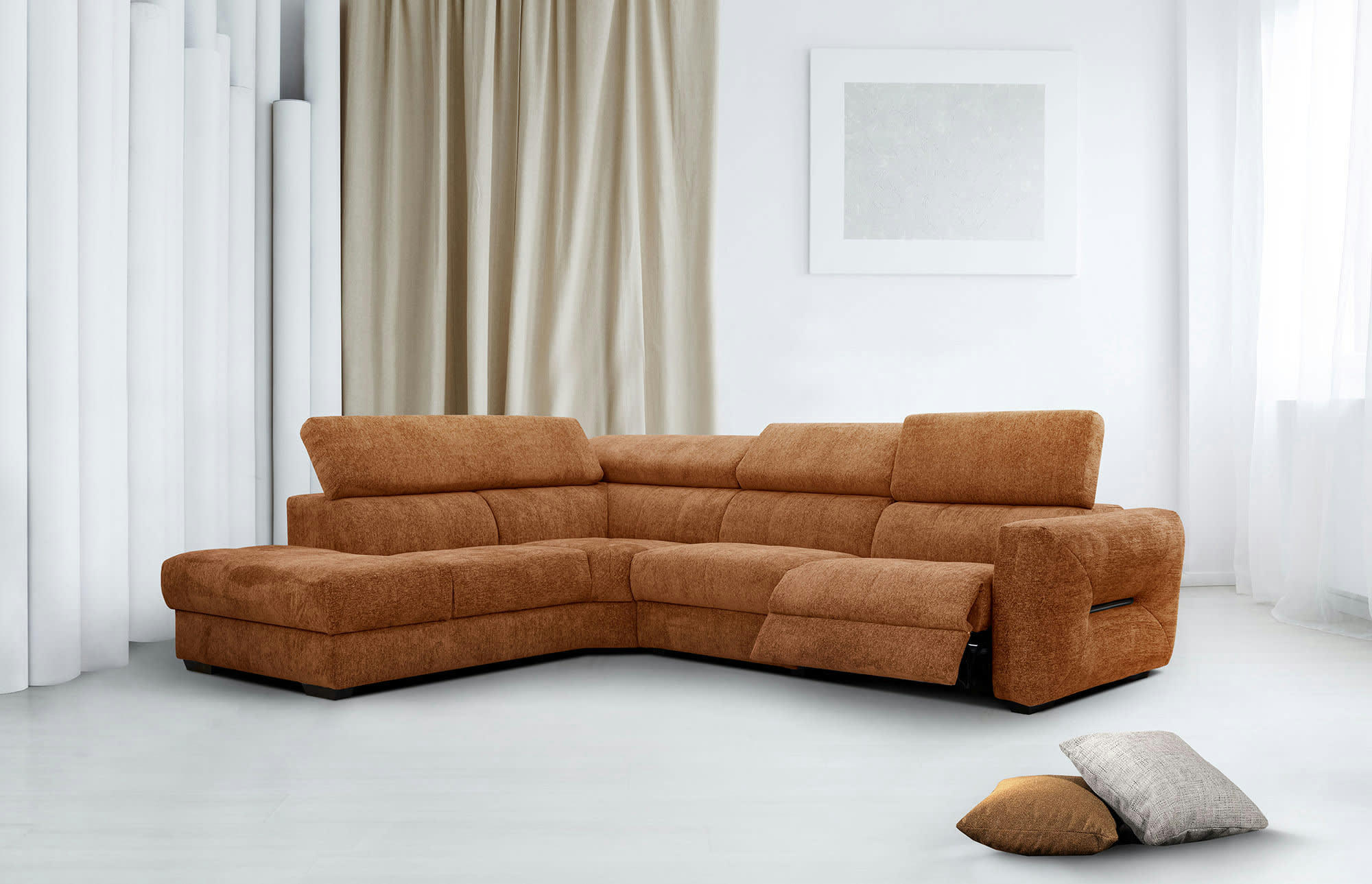 CALVERA - Canapé d'angle gauche 5 places avec une relax électrique tissu brique