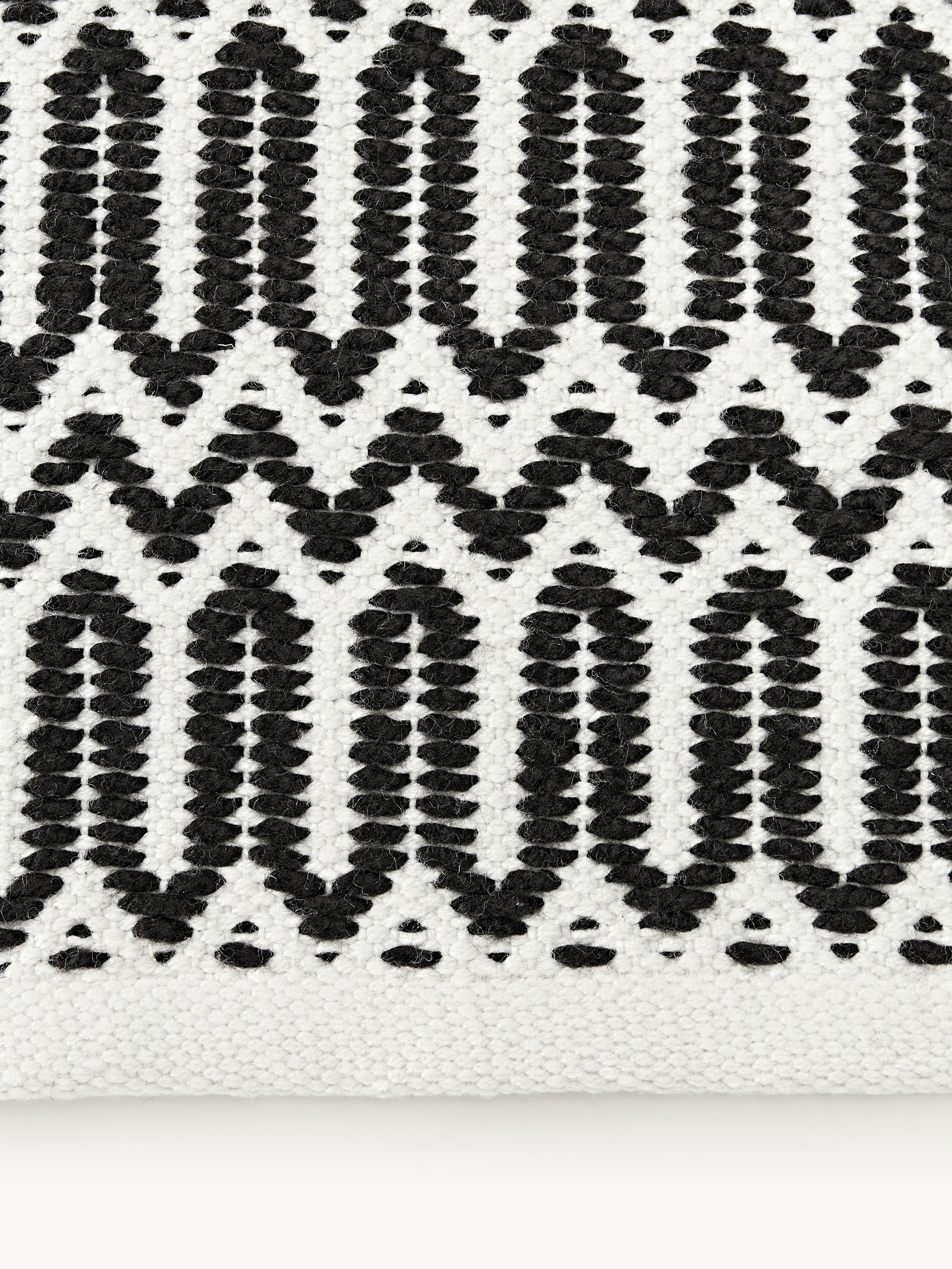 Handgewebter Outdoor-Läufer Rune mit geometrischem Muster