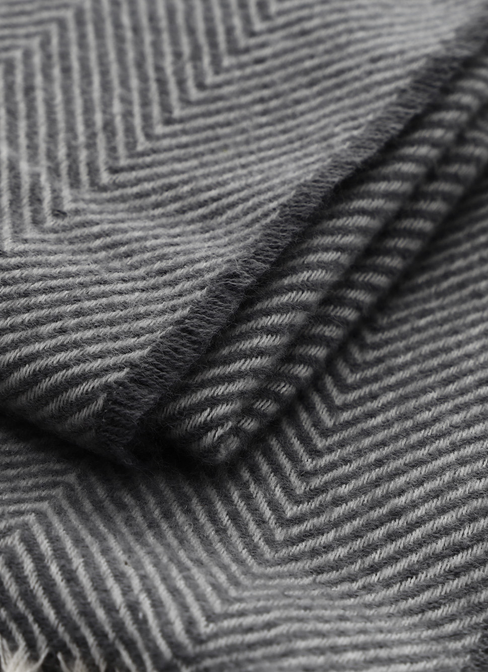 PLAID à MOTIFS CHEVRONS JACQUARD HANK GRIS