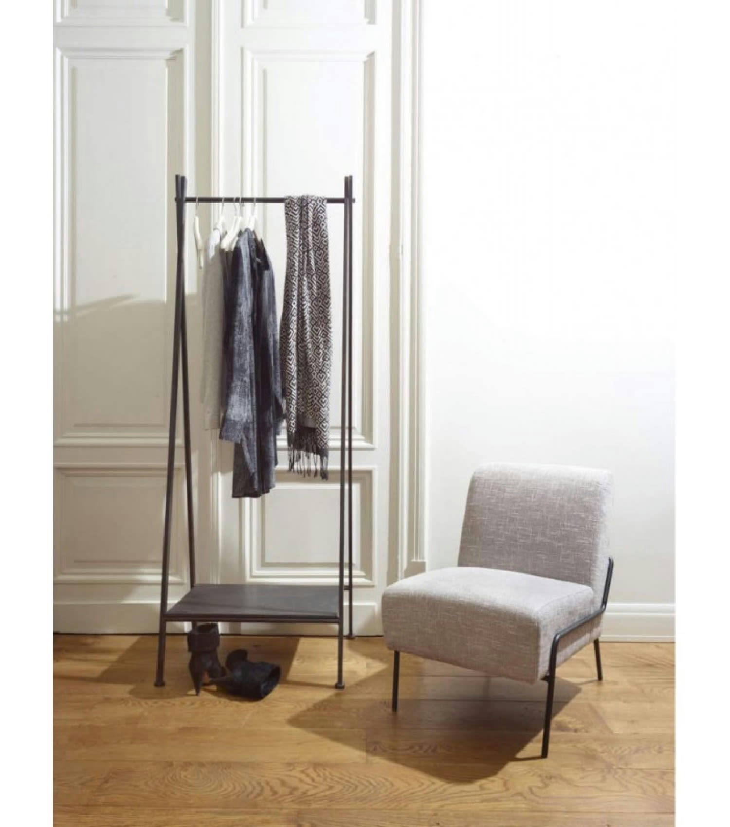 RACK ZEN - Portant vêtements en métal noir avec étagère