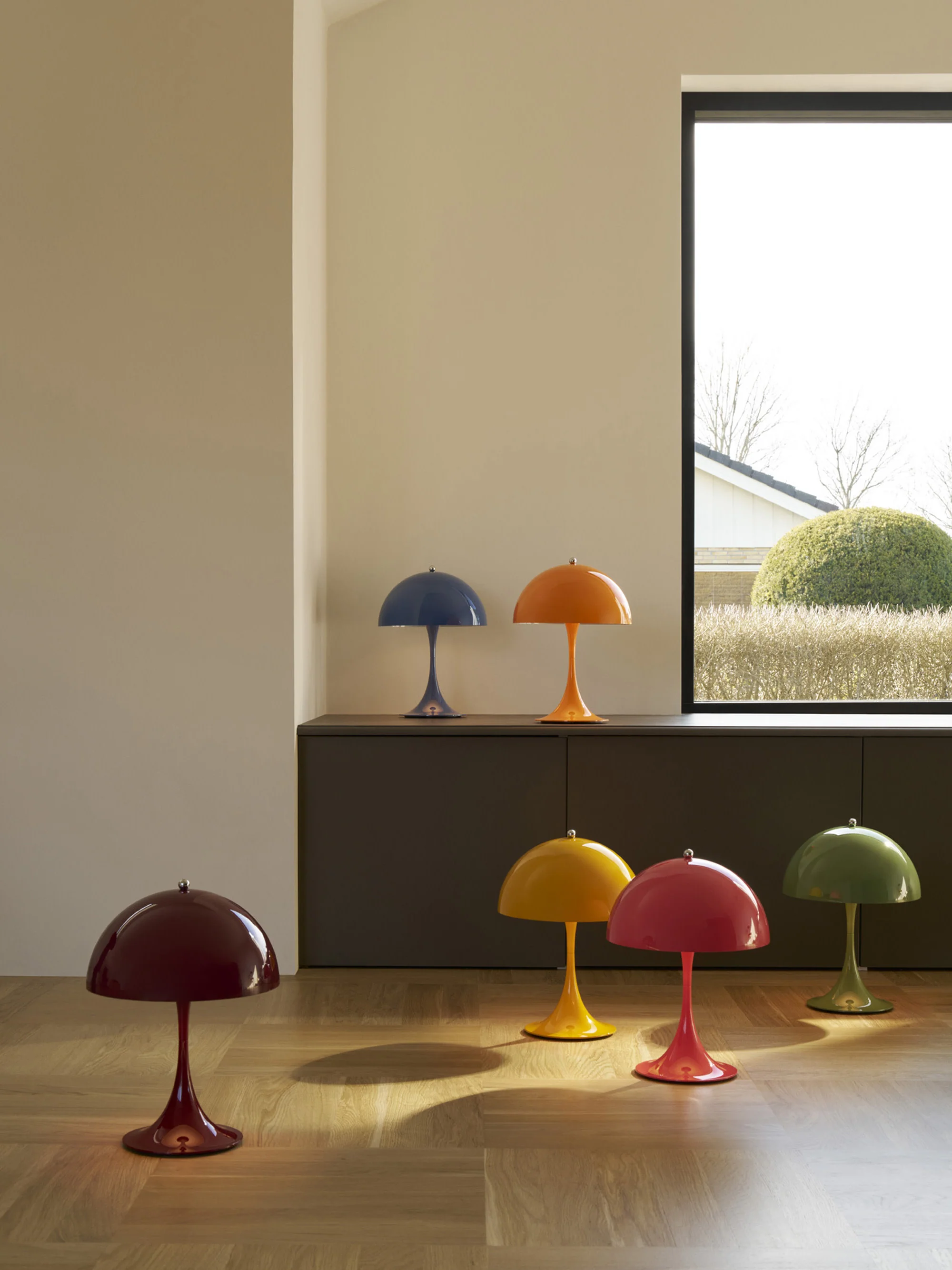 Mobile dimmbare LED-Tischlampe Panthella 250, Design Verner Panton