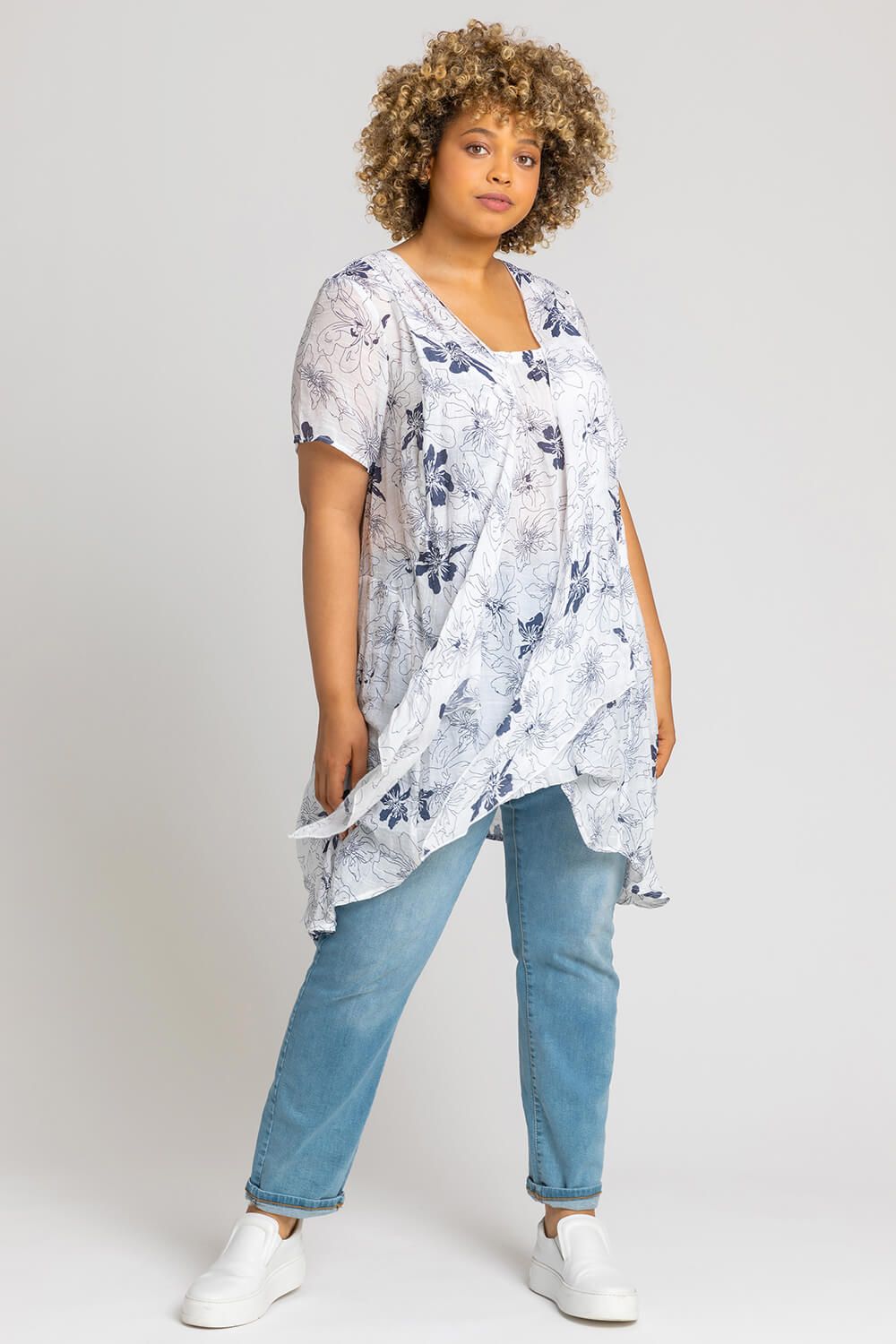 Roman Curve Floral Print Crinkle Tunic Top