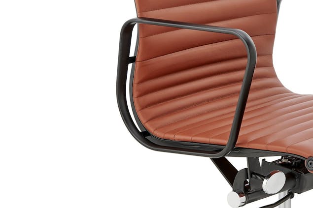 NNEKGE Low Back Office Chair (Tan Leather)