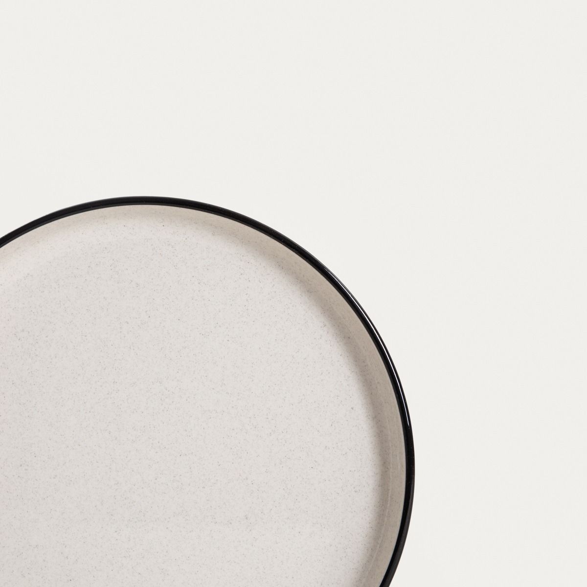 Talerz AZRA deserowy z czarnym rantem 20 cm