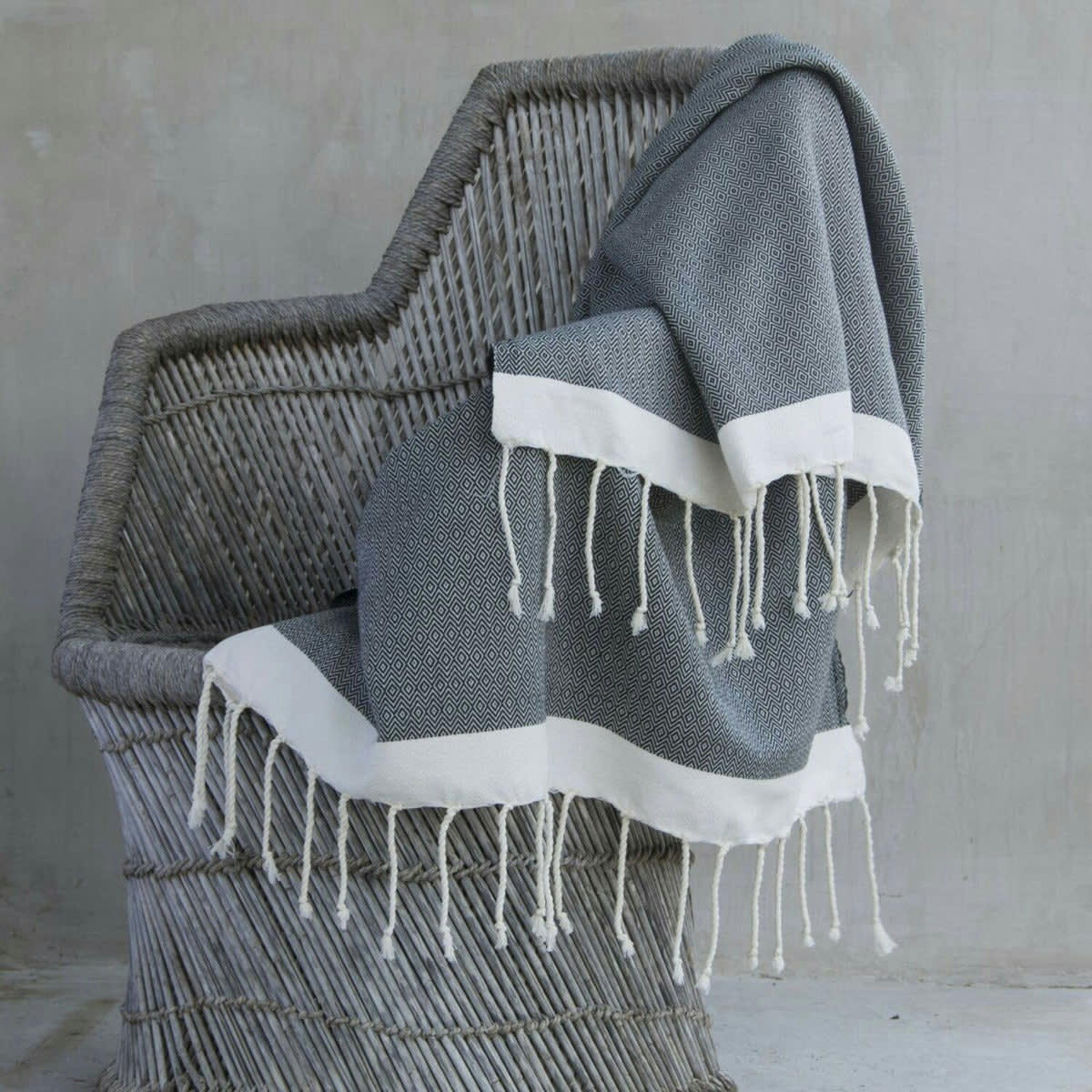 COURCHEVEL - Plaid coton  160x250 noir / écru