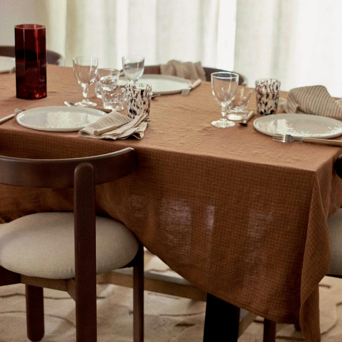 EQUILIBRE - Nappe en lin lavé vichy marron 175x300