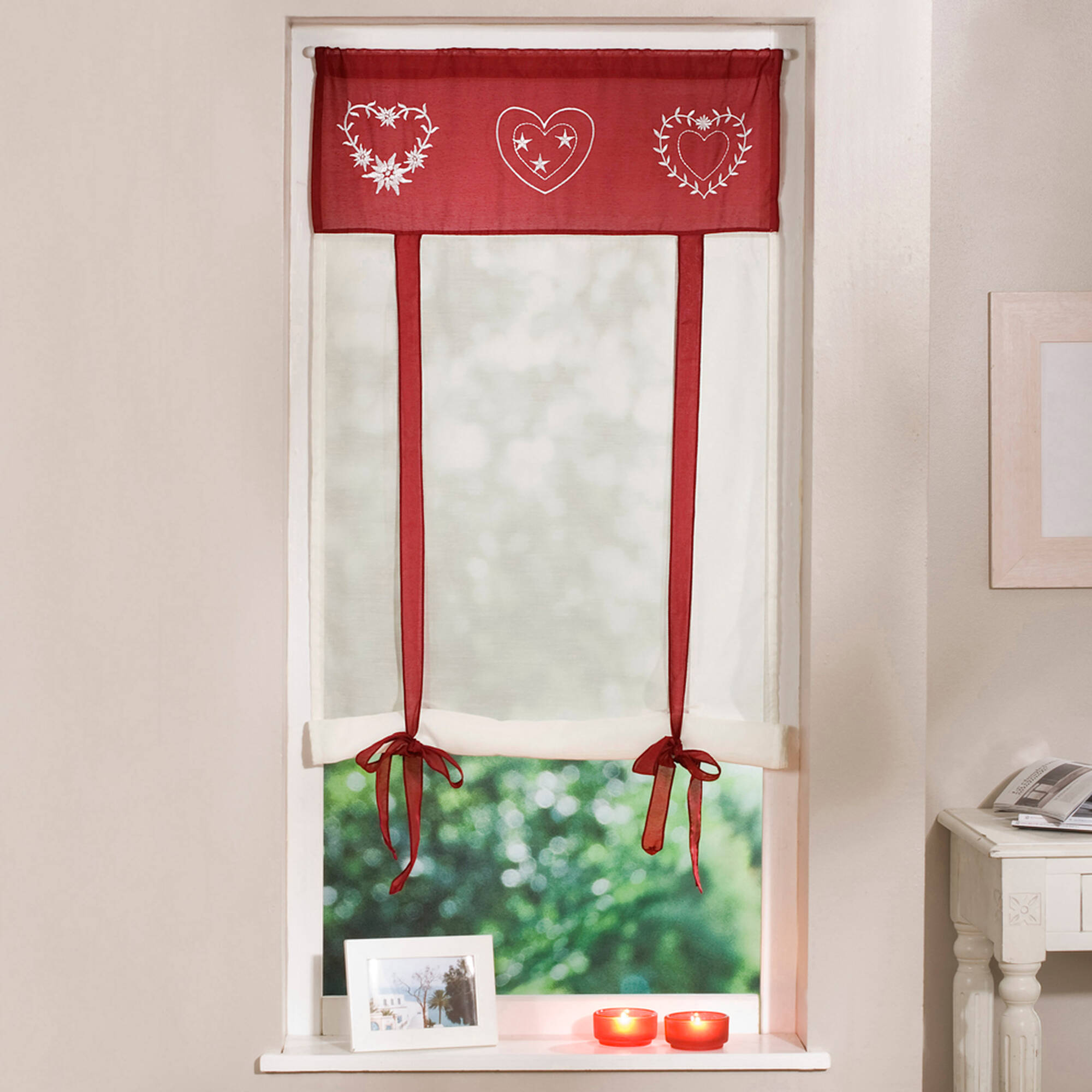 Store broderies motifs coeurs finition passe-tringle