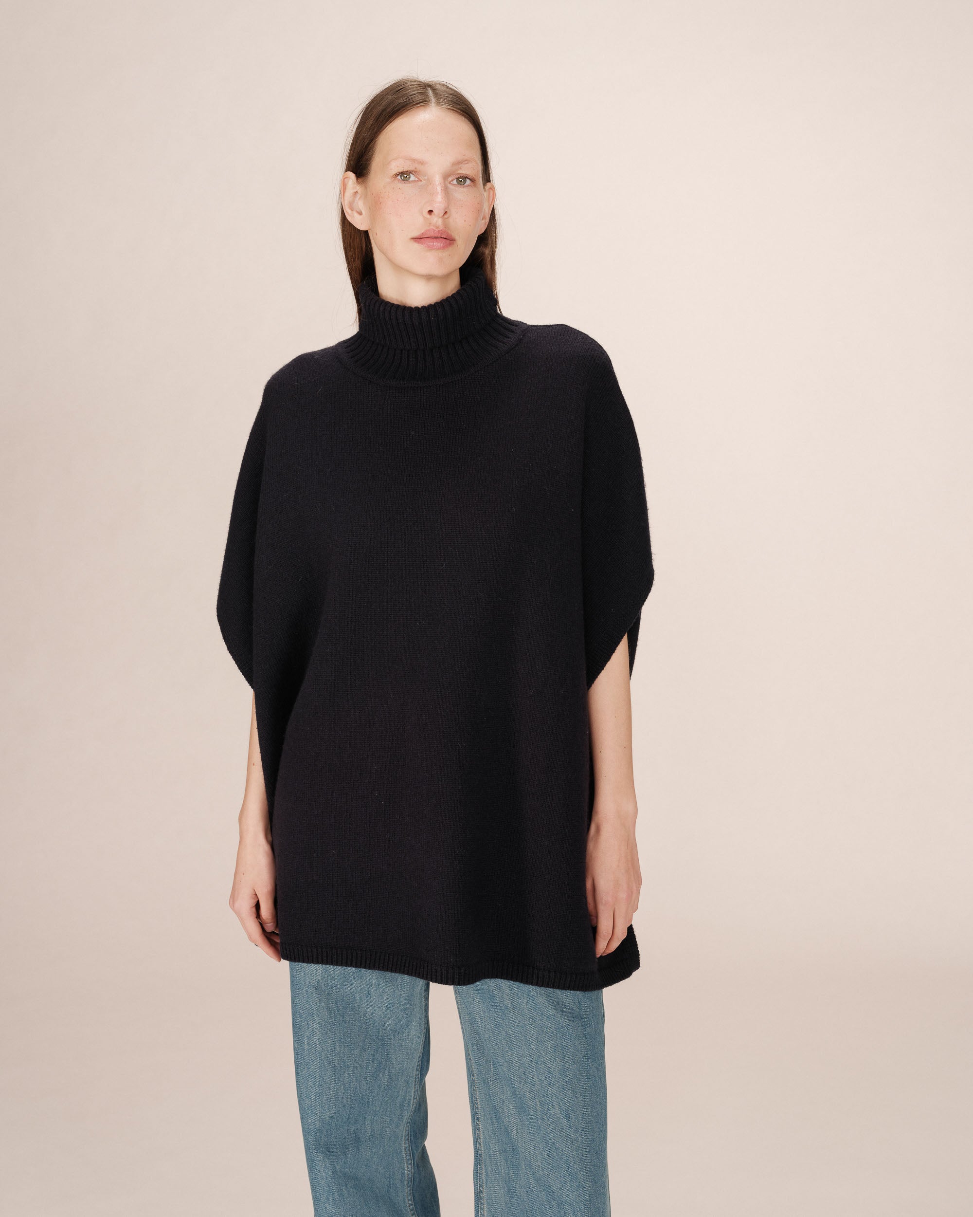 Pull poncho en maille marine Saison