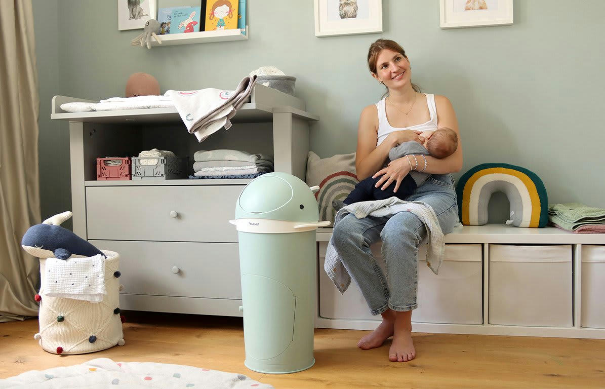 - Poubelle à couches