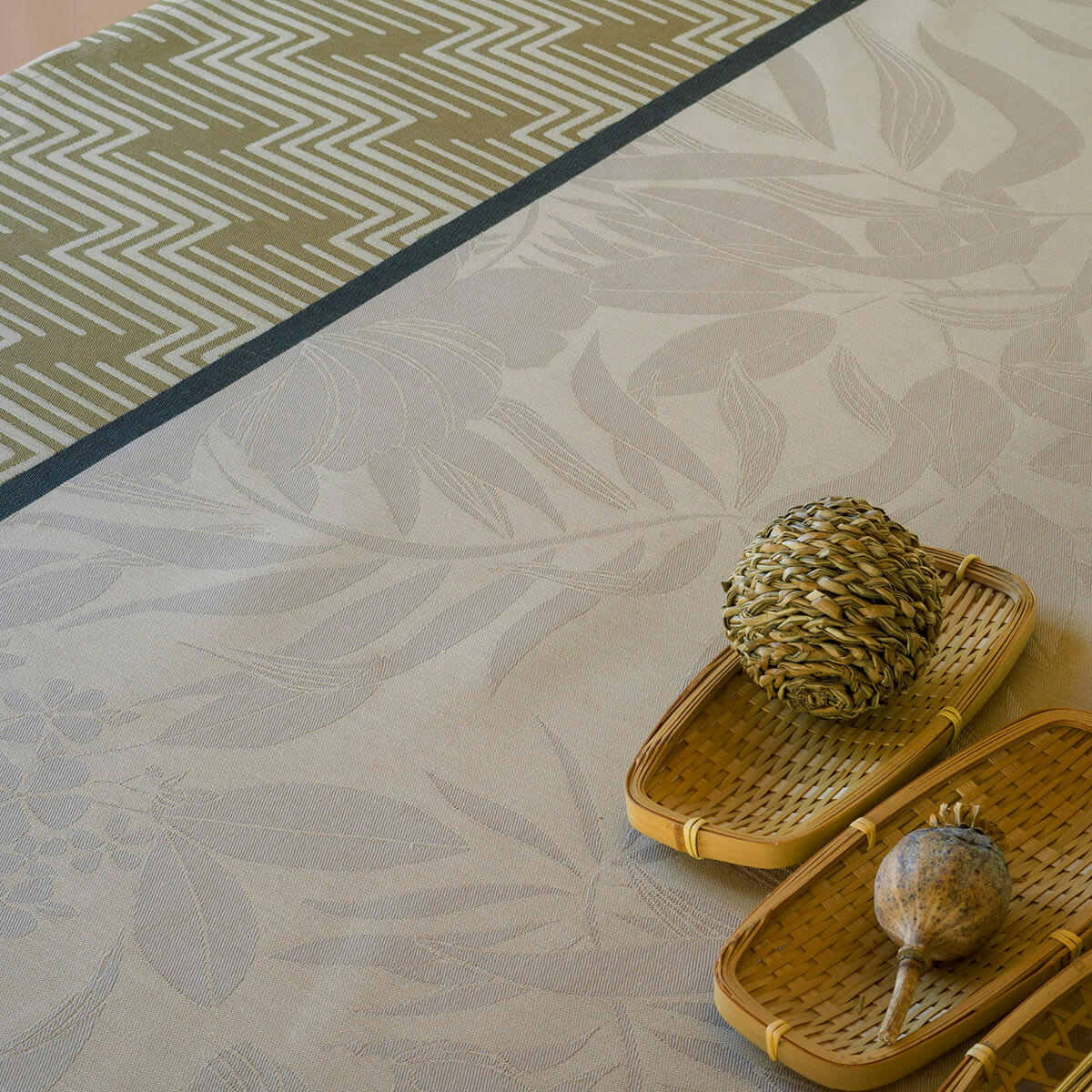 NATURE URBAINE - Nappe en coton chene 175 x 175