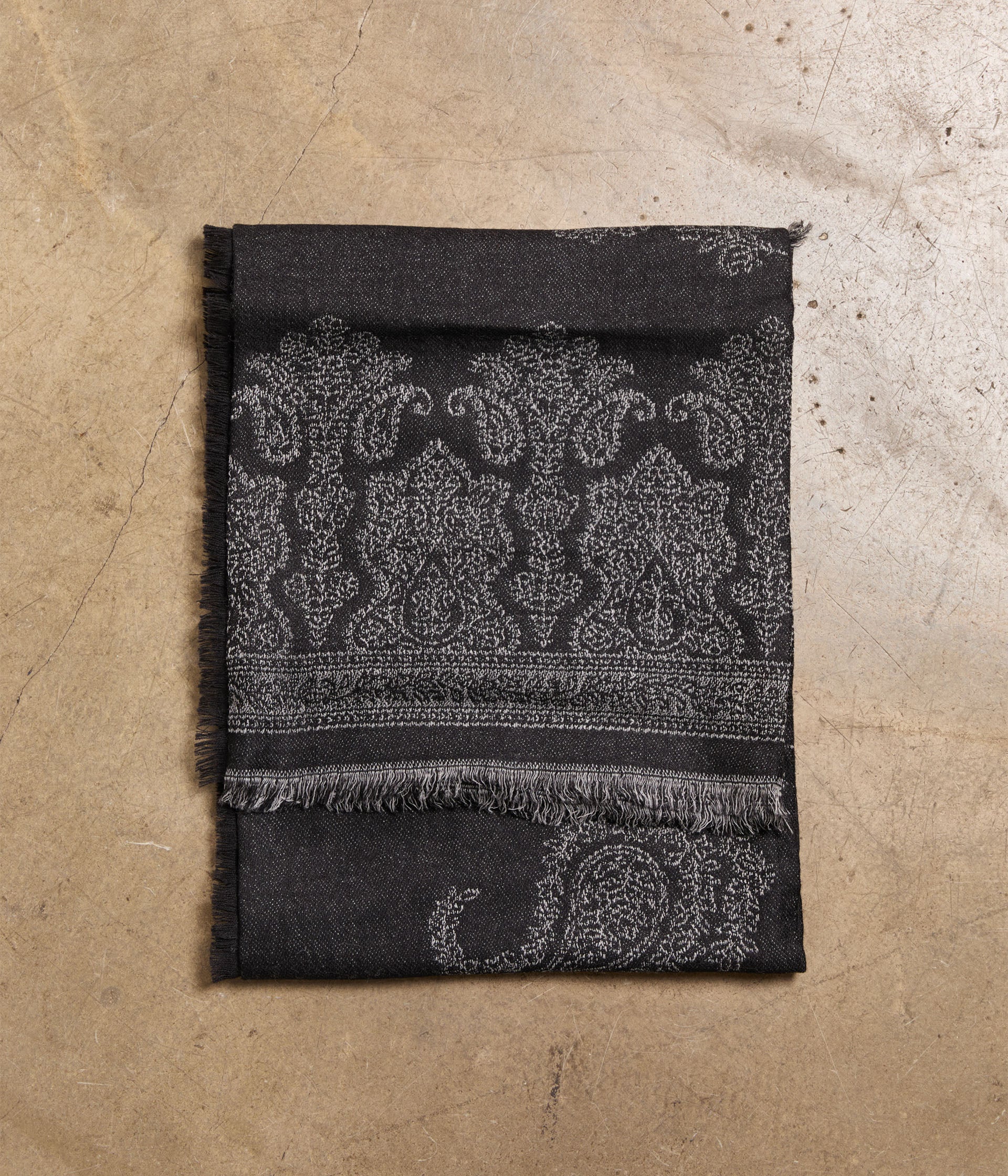 Foulard cachemire noir Tipie
