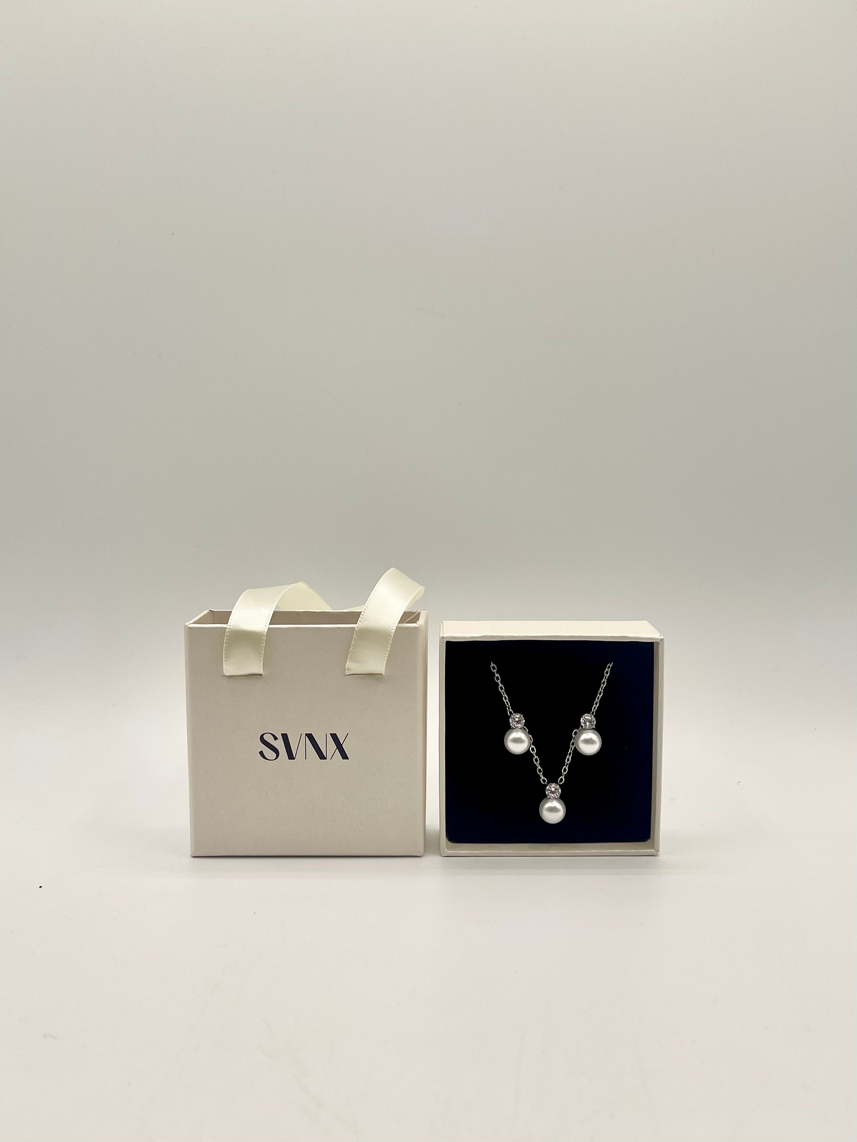 SVNX Large Pearl Diamante Earrings & Necklace Set in Silver