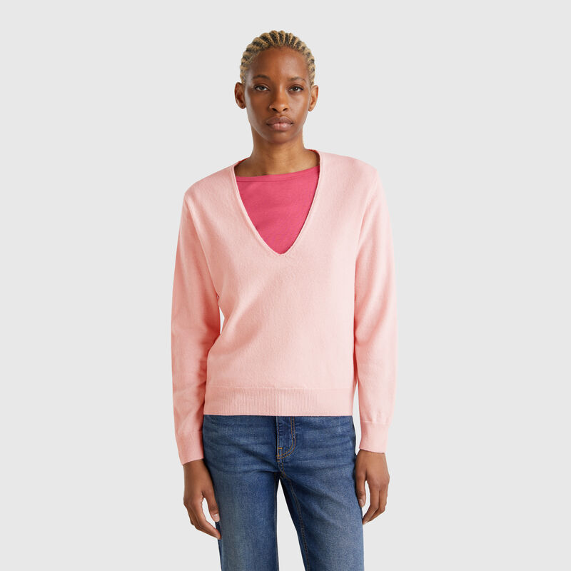 V-neck sweater in pure Merino wool