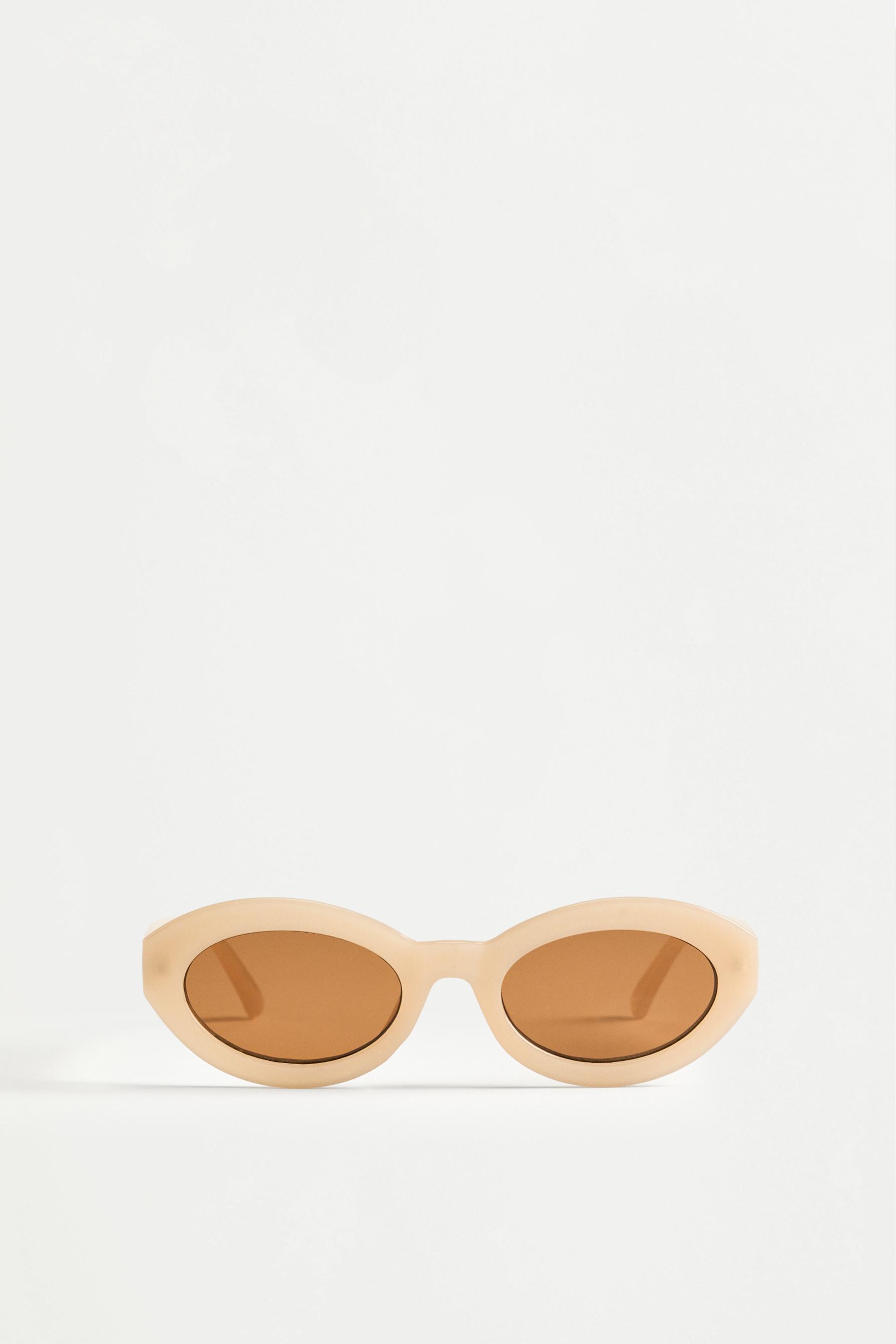 Gafas ovaladas crudas
