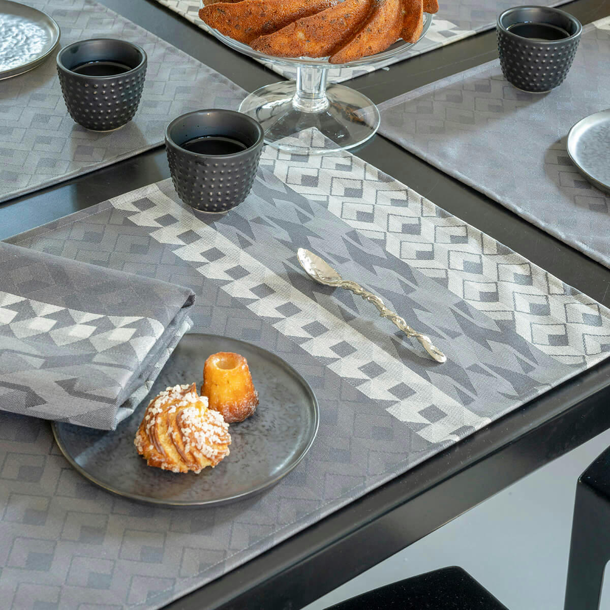 CARACTÈRE - Serviette en coton titane 58 x 58